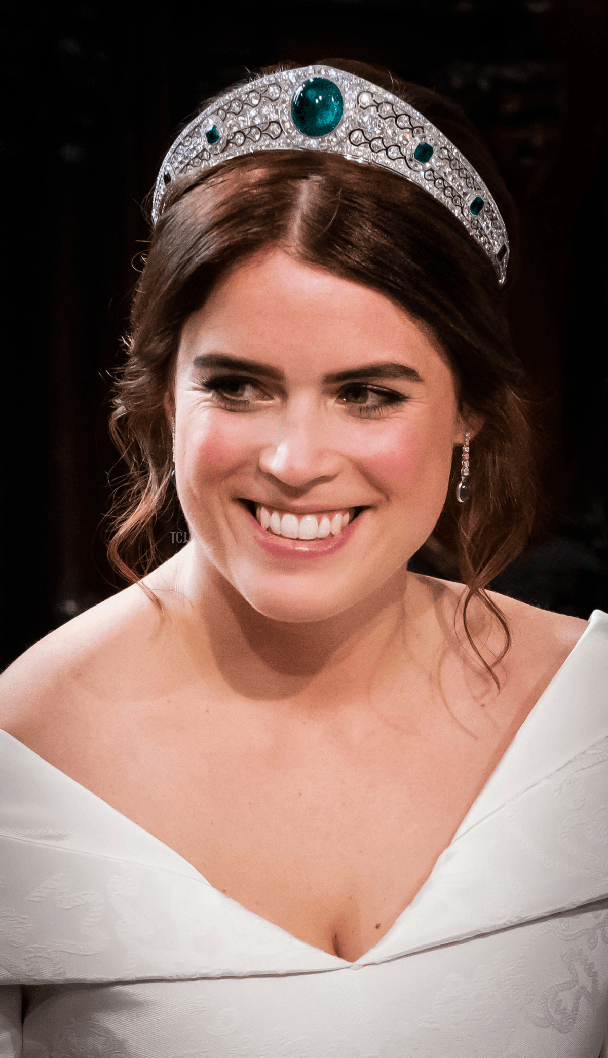 La Principessa Eugenia di York indossa la tiara Greville Emerald della Regina durante il suo matrimonio con Jack Brooksbank presso la Cappella di San Giorgio, Castello di Windsor, il 12 ottobre 2018