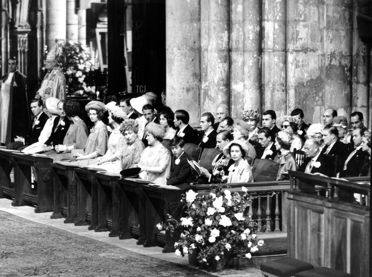 La Famiglia Reale al matrimonio del Duca e della Duchessa di Kent, York Minster, 1961. Il Principe Edward, Duca di Kent ha sposato Katharine Worsley l'8 Giugno 1961. La Regina, il Duca di Edimburgo, il Principe Carlo e la Regina Madre sono nella prima fila