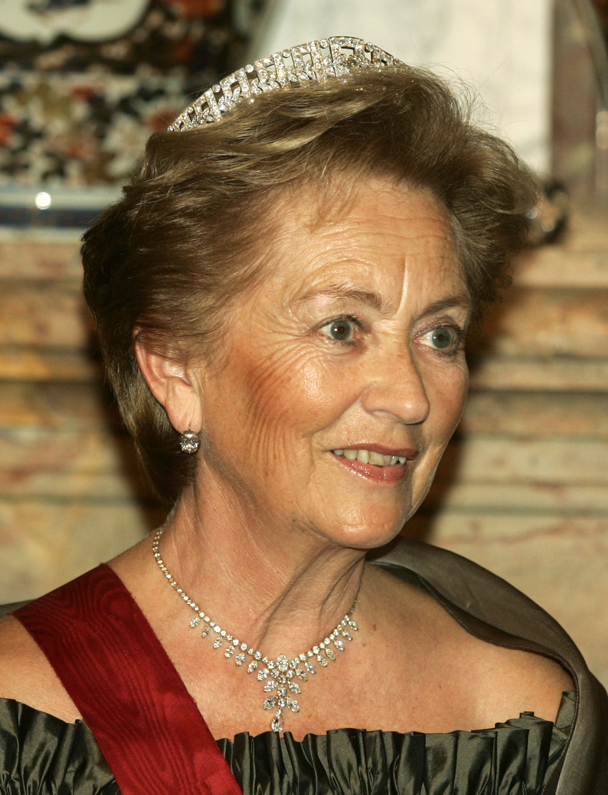 La regina Paola del Belgio partecipa a un banchetto a Laeken offerto per il presidente portoghese in visita il 18 ottobre 2005 (Mark Renders/Getty Images)