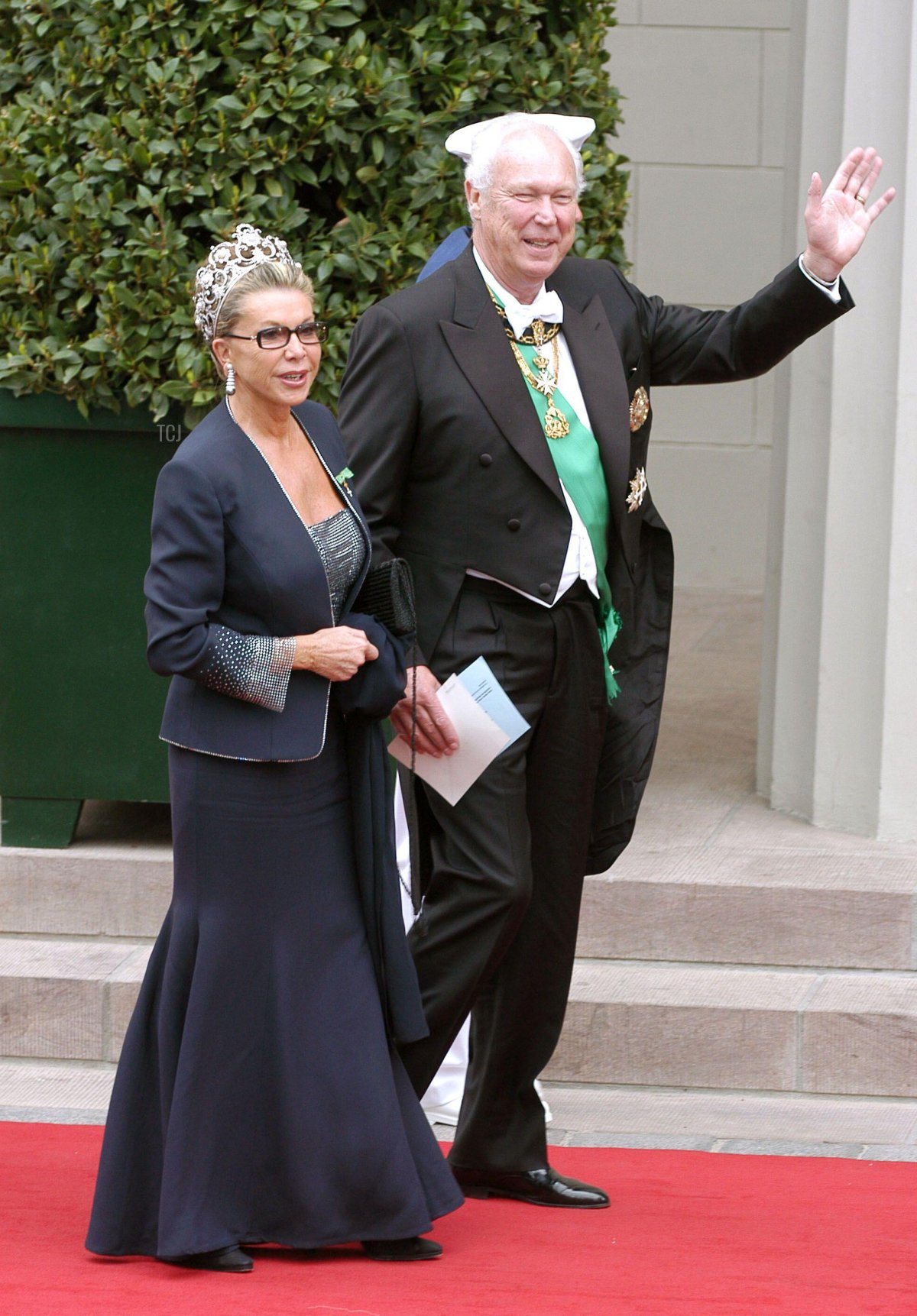 Vittorio Emanuele di Savoia e la moglie Marina Doria arrivano alla cattedrale di Copenaghen per il matrimonio del principe ereditario Frederik di Danimarca e Mary Elisabeth Donaldson il 14 maggio 2004