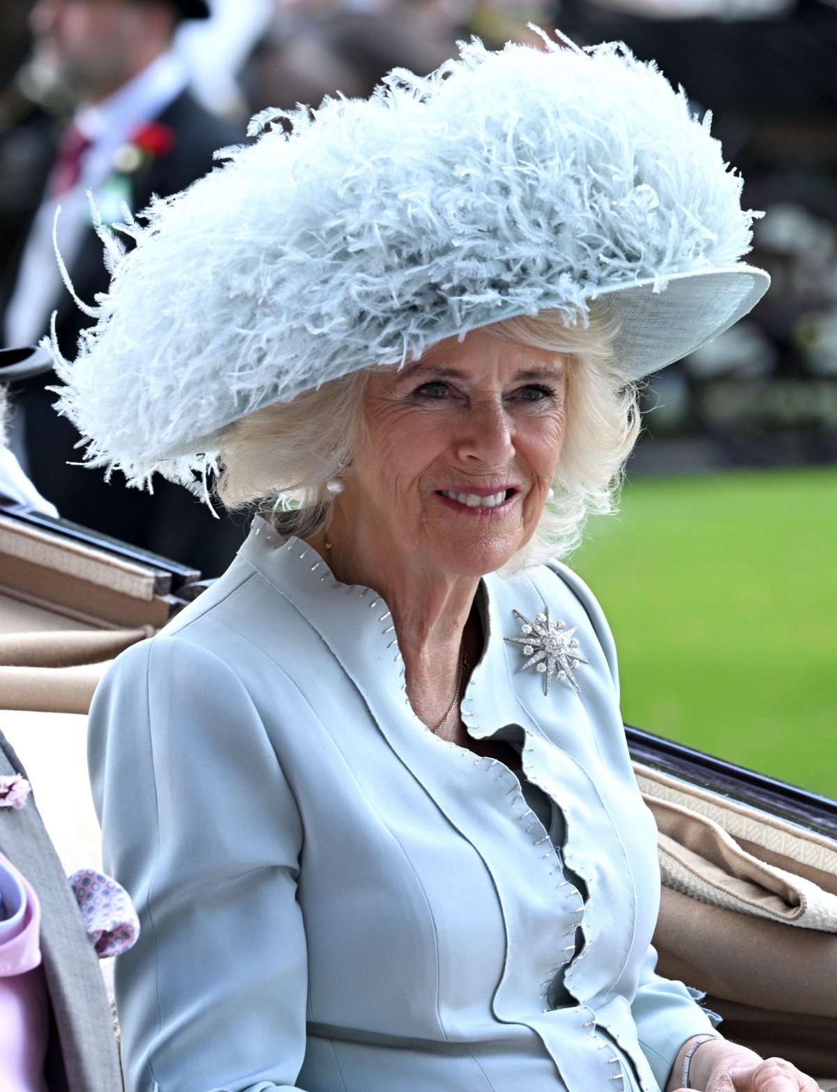 La Regina Camilla partecipa al quarto giorno di Royal Ascot il 21 giugno 2019 (Doug Peters/EMPICS/Alamy)