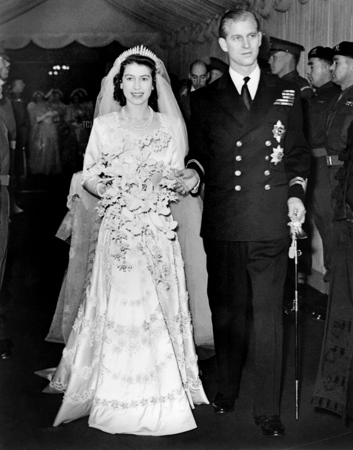 La Principessa Elisabetta d'Inghilterra e il Principe Filippo il giorno delle loro nozze il 20 novembre 1947, a Londra