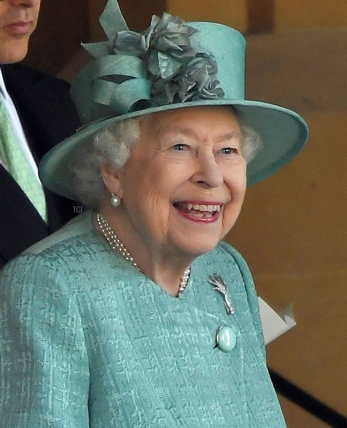 La Regina Elisabetta II partecipa a una cerimonia per celebrare il suo compleanno ufficiale a Windsor Castle il 13 giugno 2020 a Windsor, Inghilterra