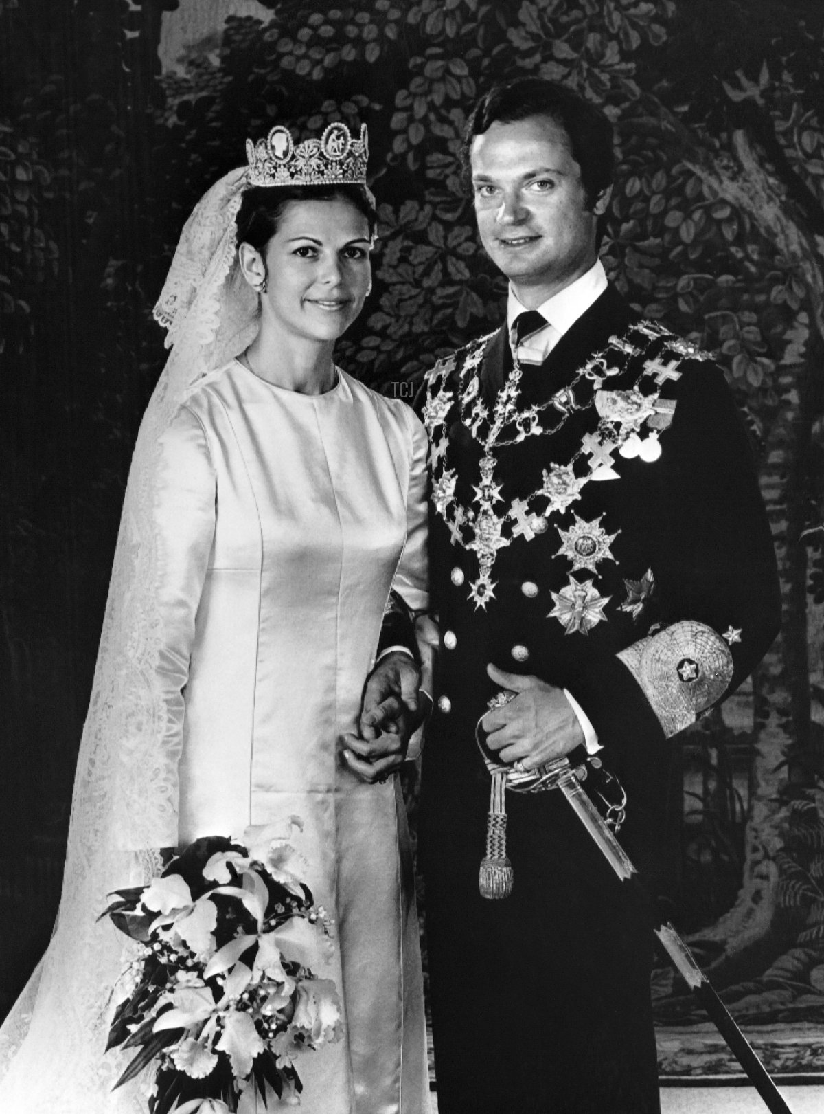 Il re Carlo XVI Gustavo di Svezia e Miss Silvia Sommerlath posano durante il loro matrimonio a Stoccolma il 19 giugno 1976