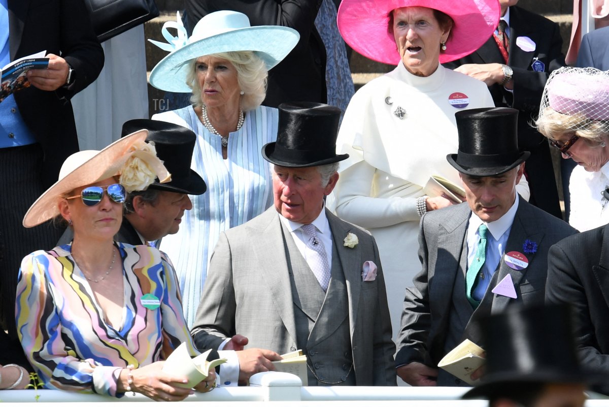 Il Principe Carlo, Principe di Galles (in basso-C) e Camilla, Duchessa di Cornovaglia (in alto-L) partecipano al primo giorno delle corse di Royal Ascot, ad Ascot, a ovest di Londra il 15 giugno 2021