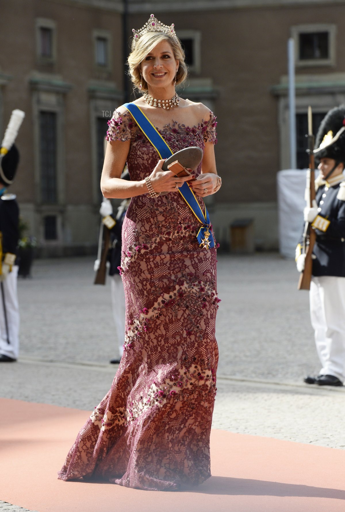 La Regina Massima dei Paesi Bassi partecipa al matrimonio reale del Principe Carl Philip di Svezia e Sofia Hellqvist presso il Palazzo Reale il 13 giugno 2015 a Stoccolma, Svezia