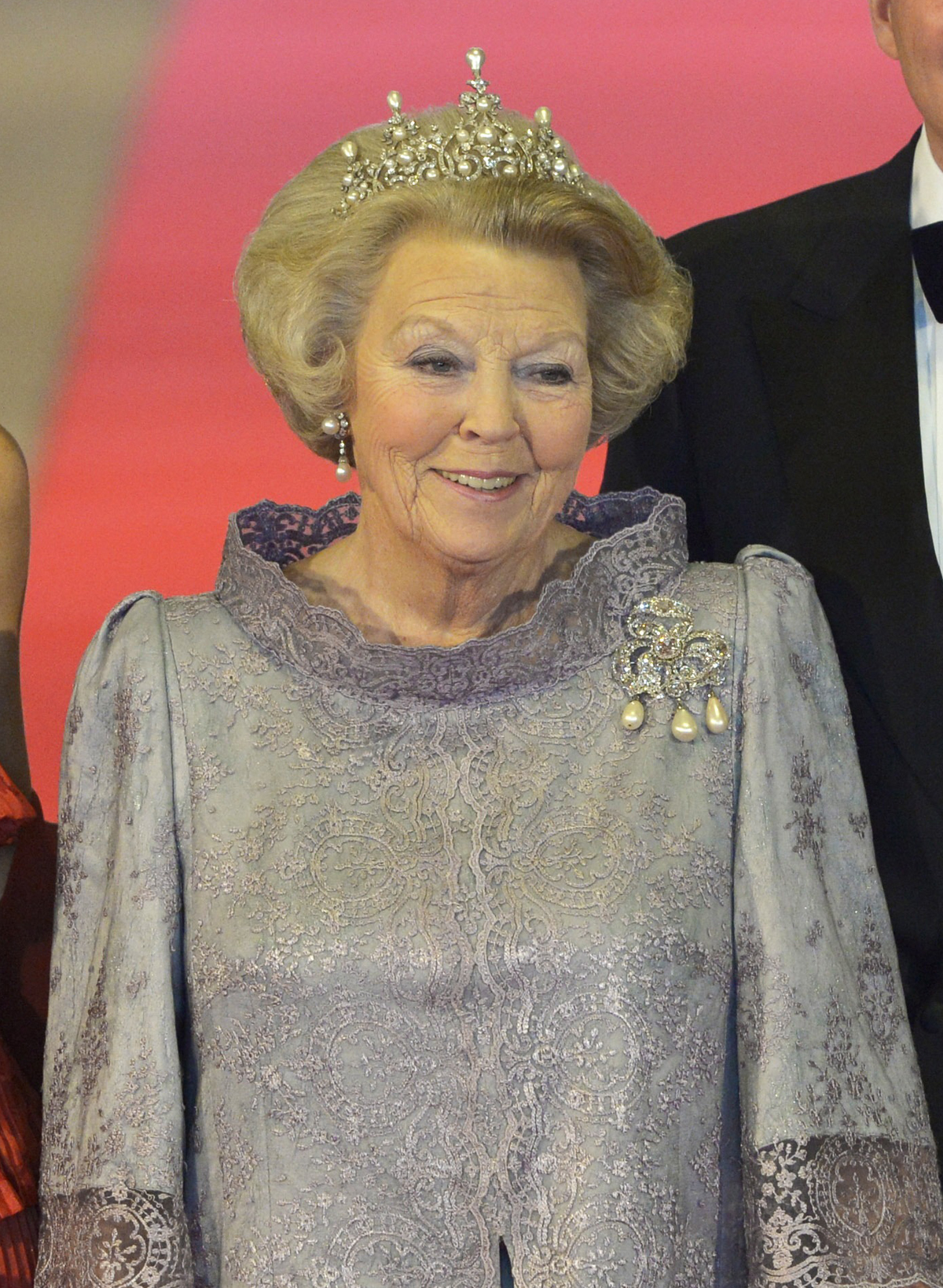 La Regina Beatrice dei Paesi Bassi ospita una cena di gala al Rijksmuseum di Amsterdam la sera prima della sua abdicazione, 29 aprile 2013 (Robin Utrecht - Pool/Getty Images)