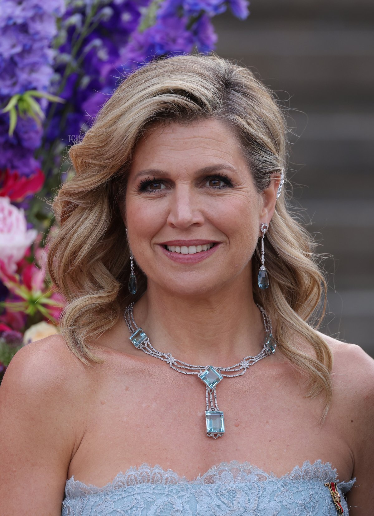 Regina Maxima dei Paesi Bassi arriva con suo marito Re Willem-Alexander al Konzerthaus am Gendarmenmarkt il 6 luglio 2021 a Berlino, Germania