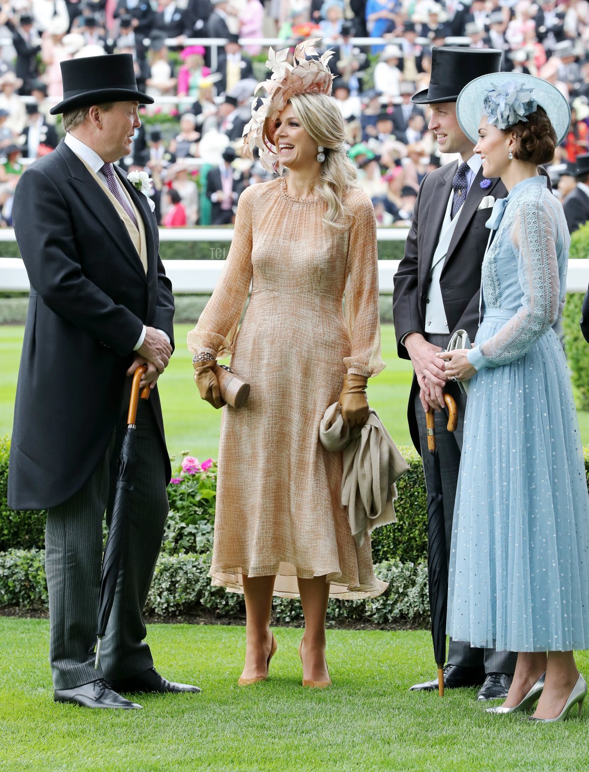 Re Willem-Alexander dei Paesi Bassi, Regina Maxima dei Paesi Bassi, il Principe William, Duca di Cambridge e Catherine, Duchessa di Cambridge partecipano alla prima giornata di Royal Ascot all'Ascot Racecourse il 18 giugno 2019 ad Ascot, Inghilterra