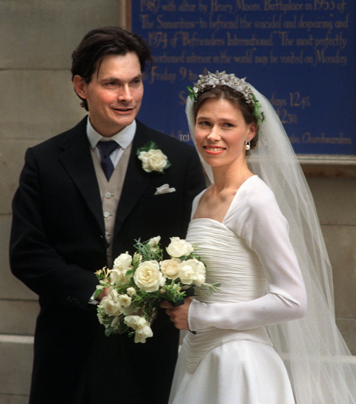 Sposa Sarah Armstrong-Jones, figlia della Principessa Margaret di Gran Bretagna e del Lord Snowdon, insieme al suo sposo Daniel Chatto dopo il loro matrimonio a St Stephen Walbrook nella City, 14 luglio 1994