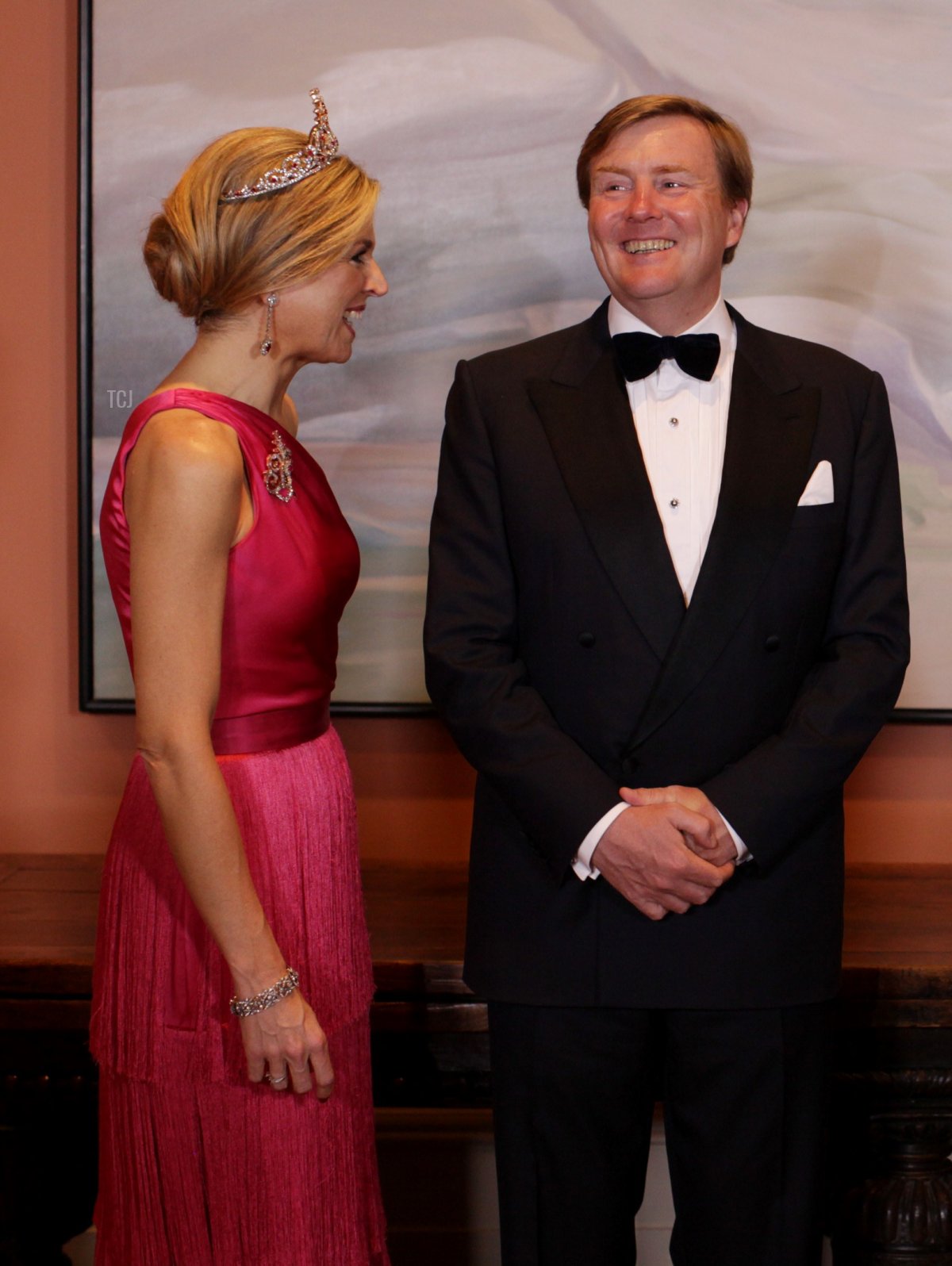 Il Re Willem-Alexander (2° da sinistra) e la Regina Maxima (a sinistra) dei Paesi Bassi insieme al Governatore Generale del Canada David Johnston (2° a destra) e sua moglie Sharon (a sinistra) per una fotografia di gruppo durante la Cena di Stato a Rideau Hall il 27 maggio 2015 a Ottawa, Canada