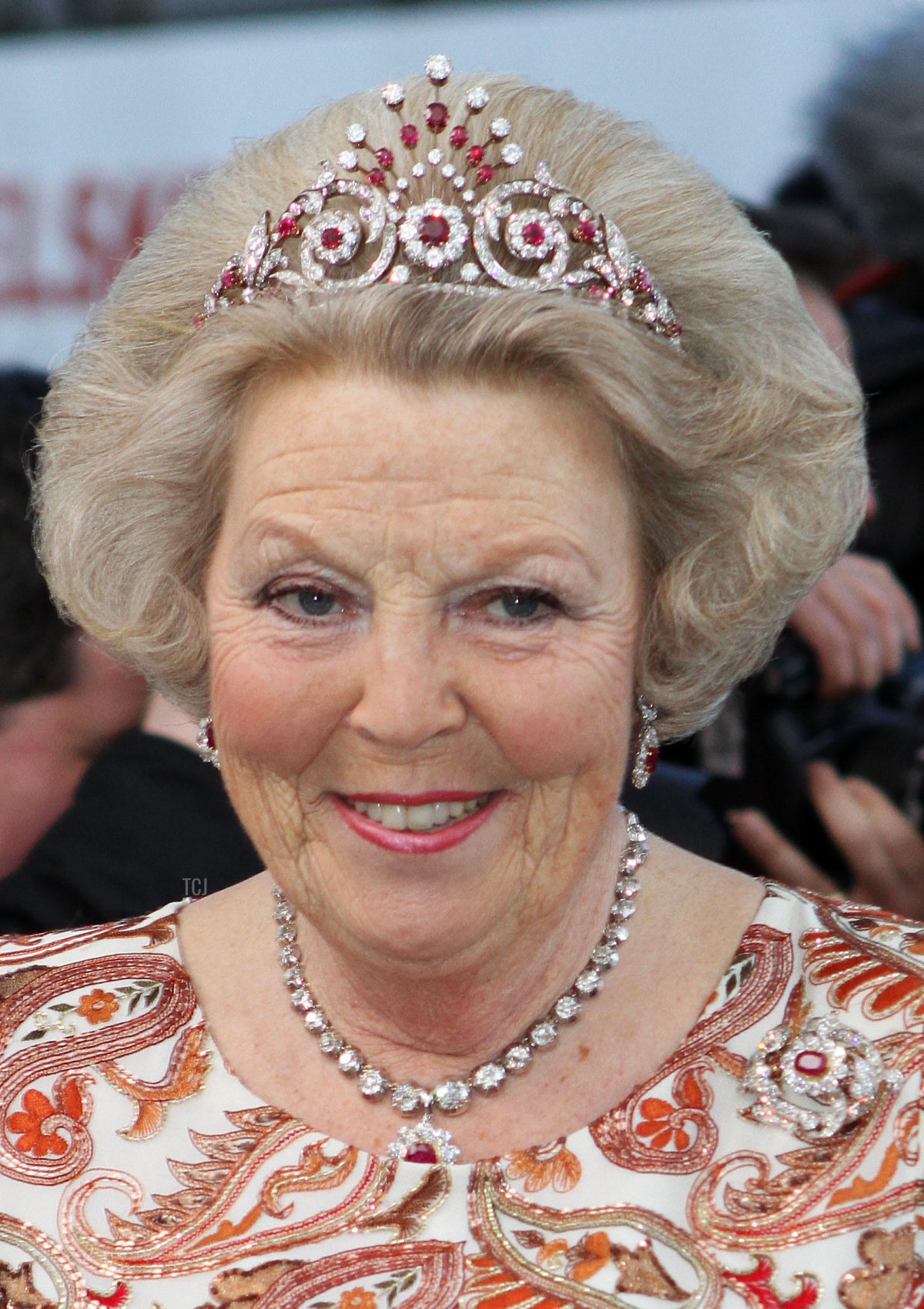 La Regina Olandese Beatrix arriva alla cena di gala in occasione della celebrazione del 70° compleanno della Regina Danese Margrethe, Palazzo di Fredensborg, Danimarca, 16 aprile 2010