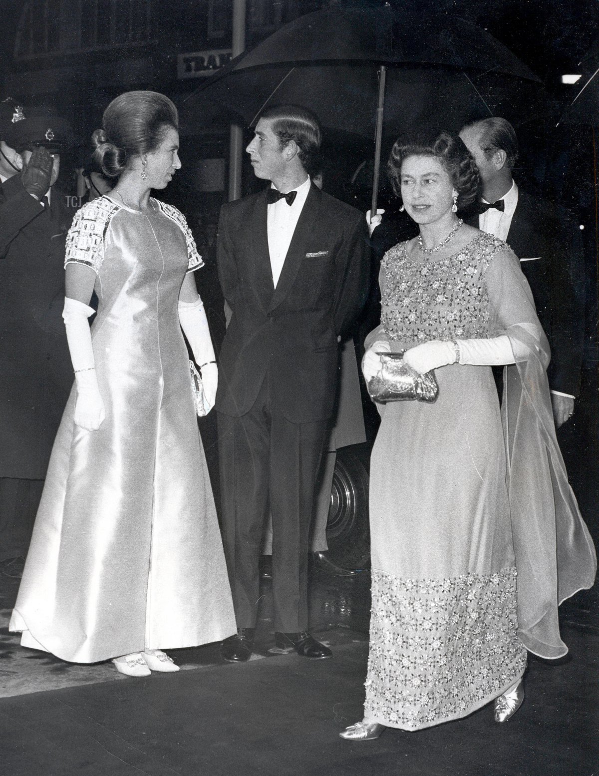 18 novembre 1970 - La regina Elisabetta II, il principe Filippo, il principe Carlo e la principessa Anna partecipano al Gala Reale a favore del World Wildlife Fund