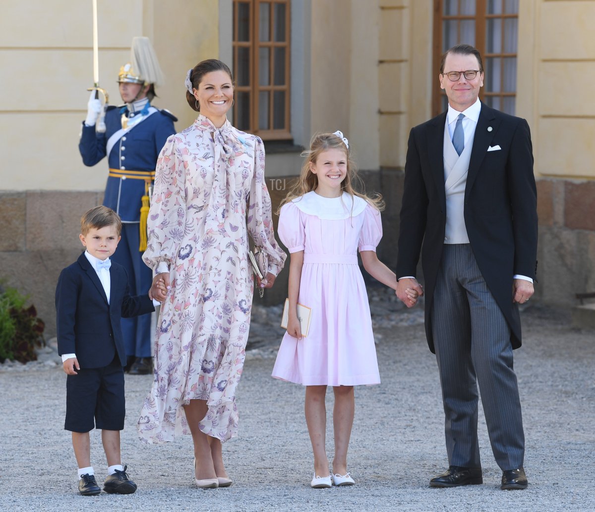 La Principessa Victoria, il Principe Oscar, la Principessa Estelle e il Principe Daniel partecipano al battesimo del Principe Julian presso la Cappella del Castello di Drottningholm il 14 agosto 2021 a Stoccolma, Svezia