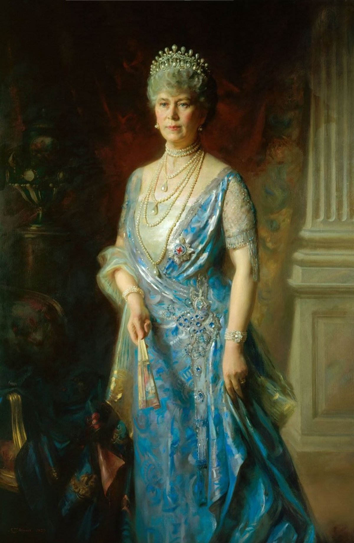 Il ritratto della Regina Mary di Arthur Trevethin Nowell, 1927 (Royal Collection Trust)