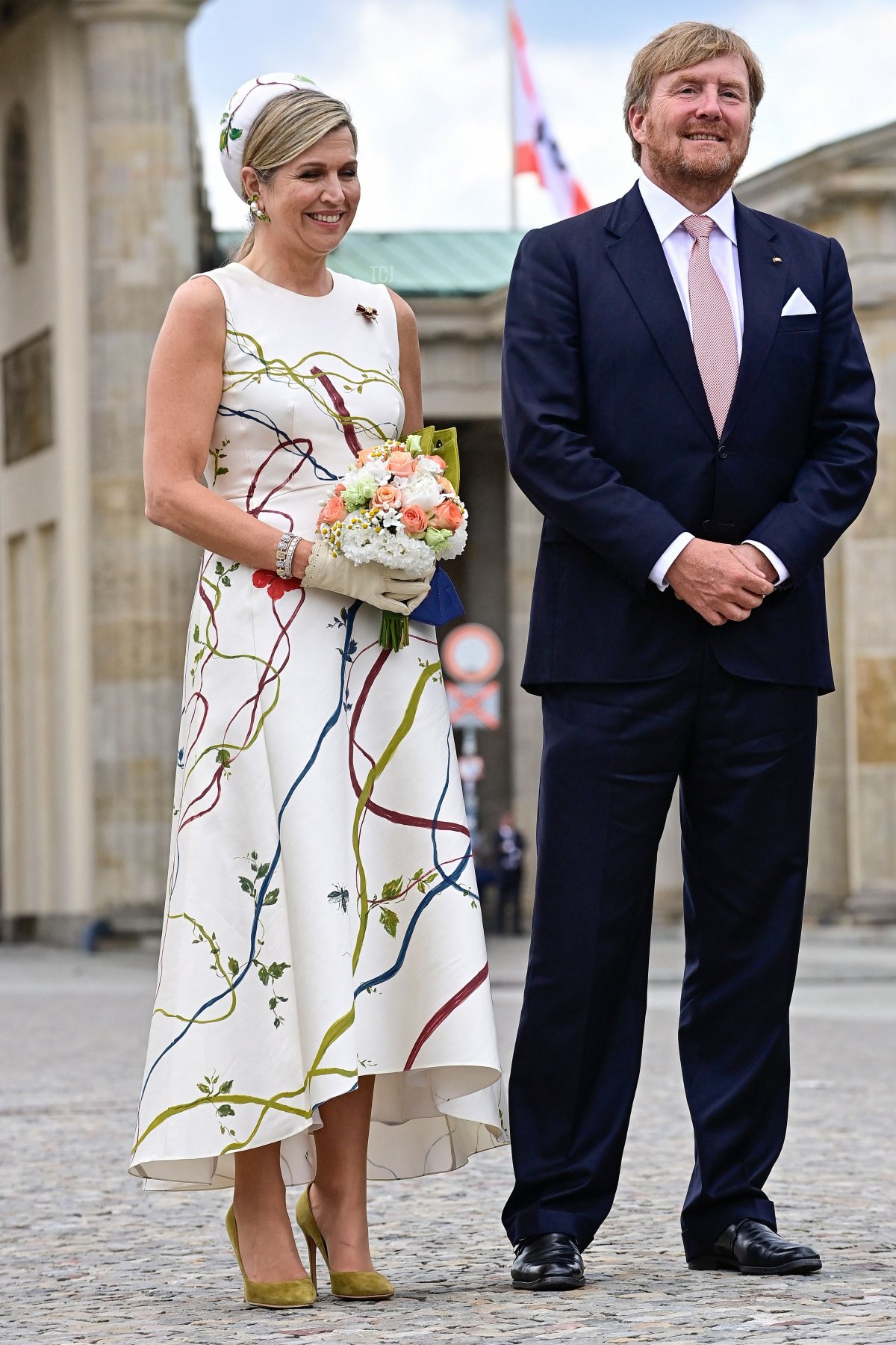 Il Re Willem-Alexander e la Regina Maxima dei Paesi Bassi posano per foto davanti alla Porta di Brandeburgo a Berlino il 5 luglio 2021