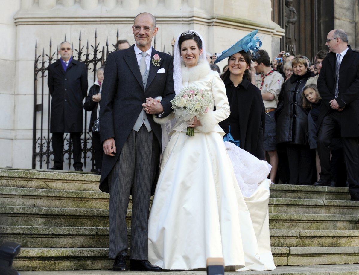 Adelaide Drape-Frisch con suo padre nel giorno del matrimonio, Dic 2012