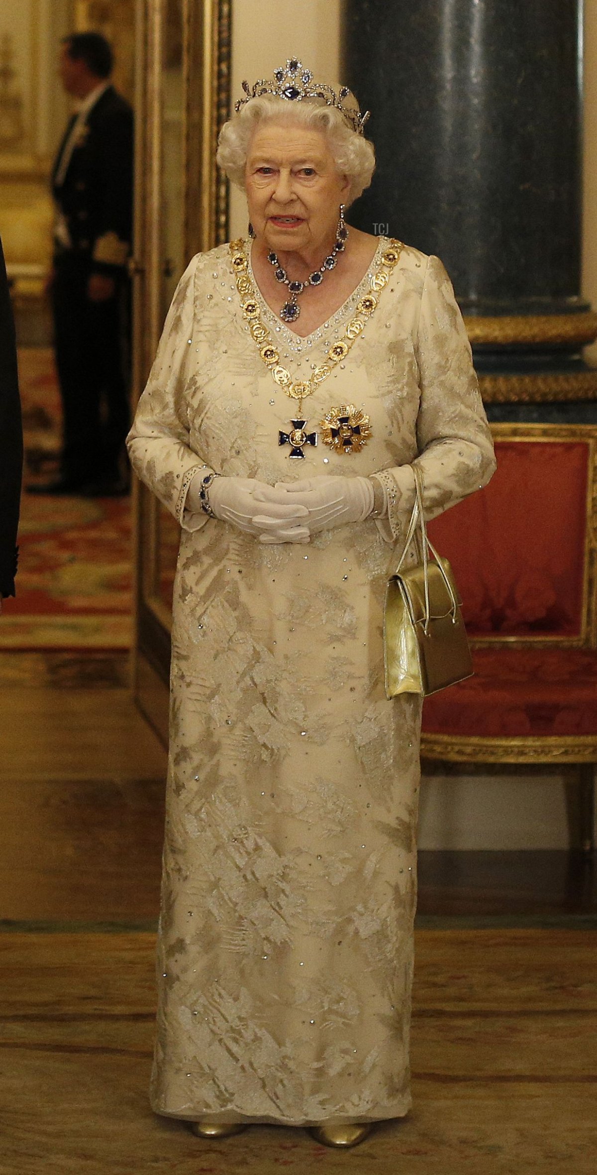 La regina britannica Elisabetta II (R) e suo marito il principe Filippo, duca di Edimburgo (L), posano con il presidente colombiano Juan Manuel Santos (2R) e sua moglie, la prima donna della Colombia Maria Clemencia Rodriguez, prima di un banchetto di stato a Buckingham Palace, a Londra, il 1 novembre 2016