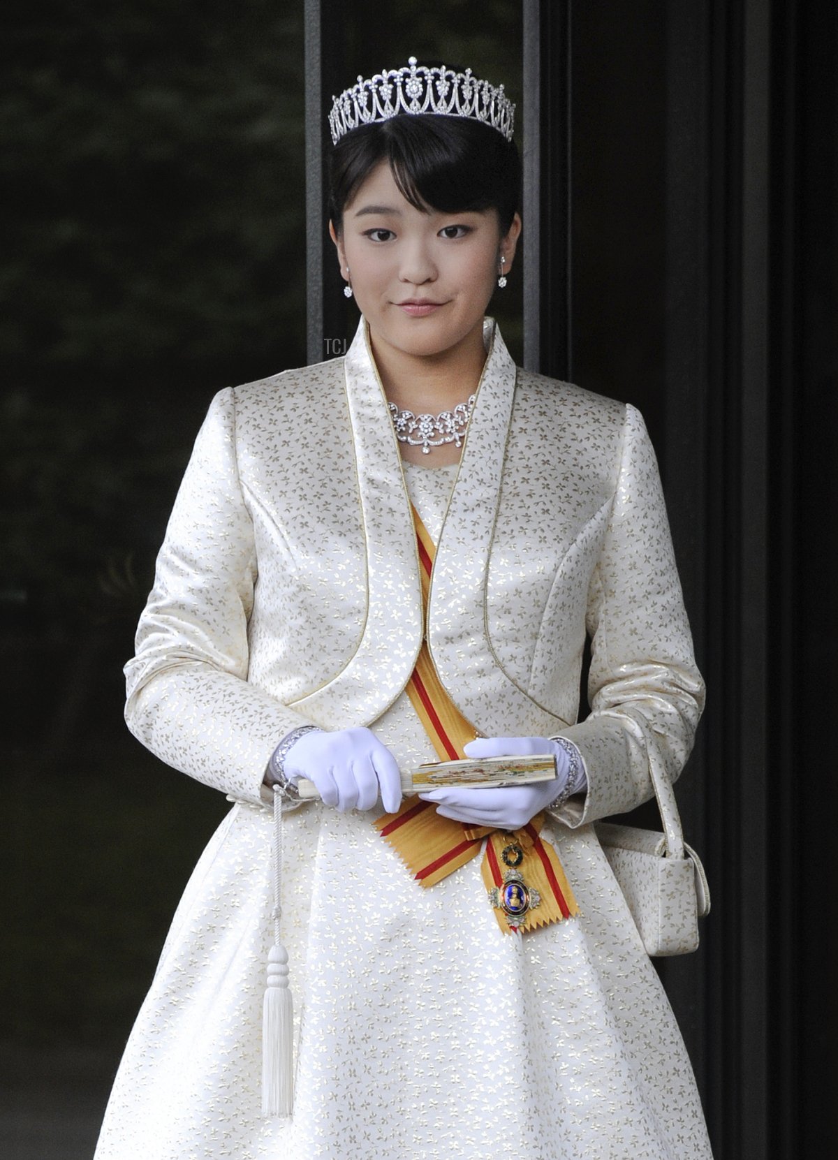 La Principessa Mako del Giappone, primogenita del Principe Akishino e della Principessa Kiko, in abito completo, lascia il Palazzo Imperiale di Tokyo dopo aver incontrato l'imperatore e l'imperatrice il 23 ottobre 2011