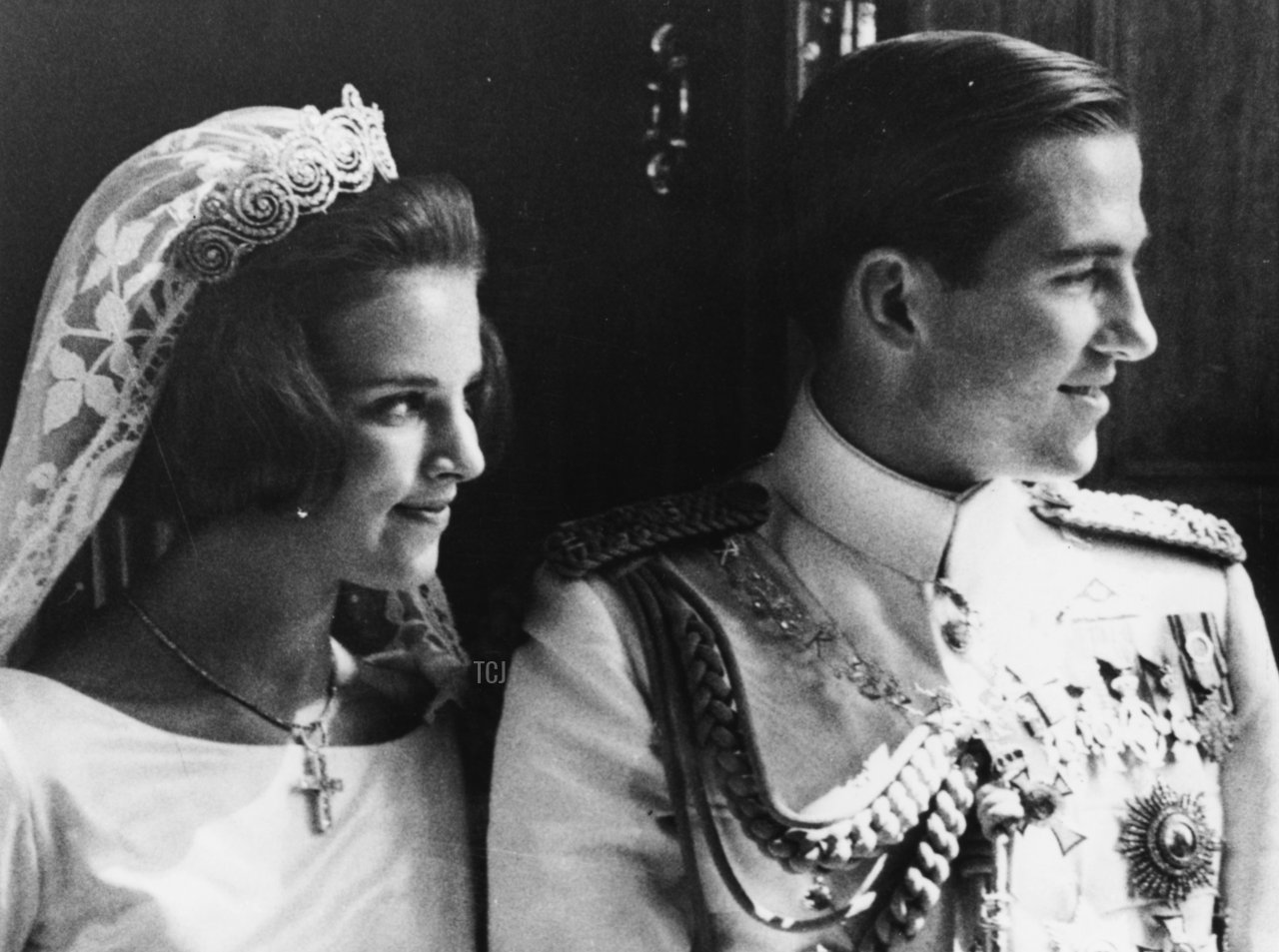 Re Costantino di Grecia e Principessa Anne Marie nel giorno del loro matrimonio, alla Cattedrale Ortodossa di Atene, 19 settembre 1964