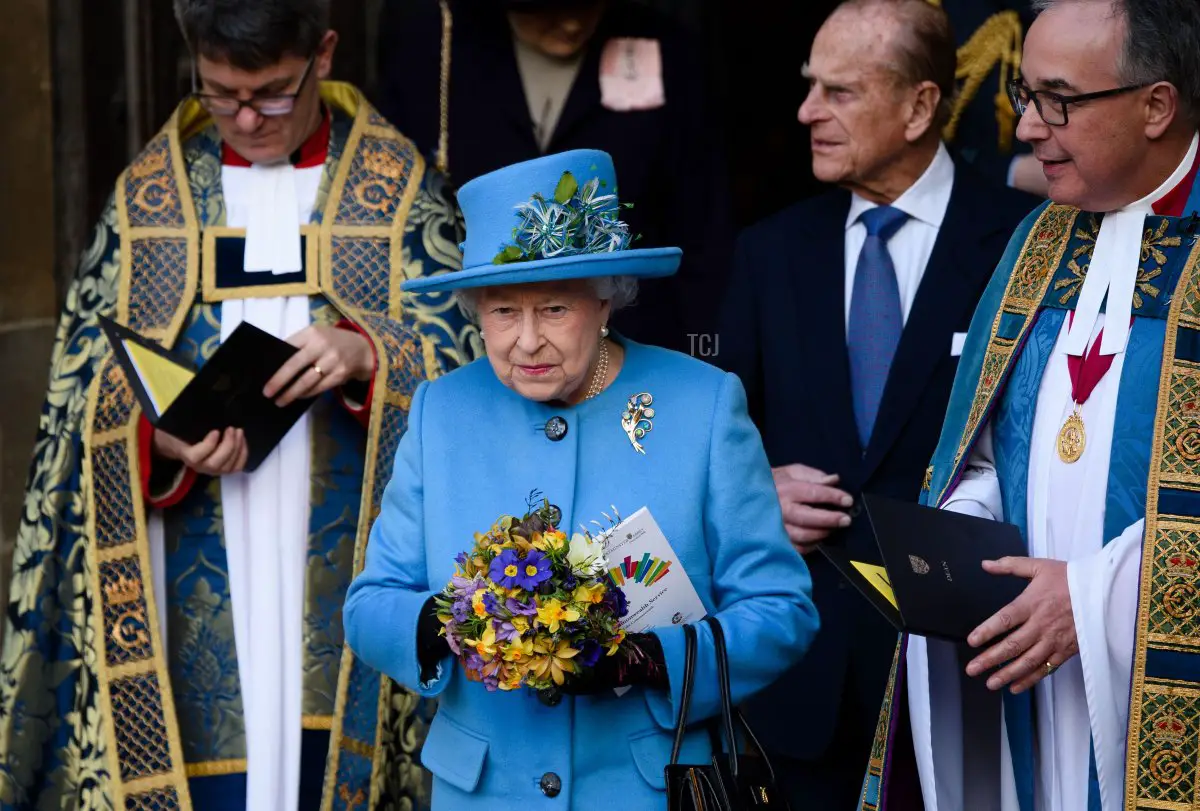 La regina Elisabetta II lascia l'Abbazia di Westminster a Londra, dopo aver partecipato a un servizio del Commonwealth il 14 marzo 2016