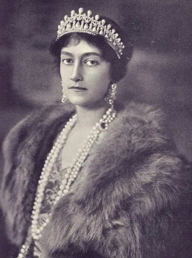 La Principessa Antonietta indossa la tiara del nodo d'amore bavarese, ca. 1918