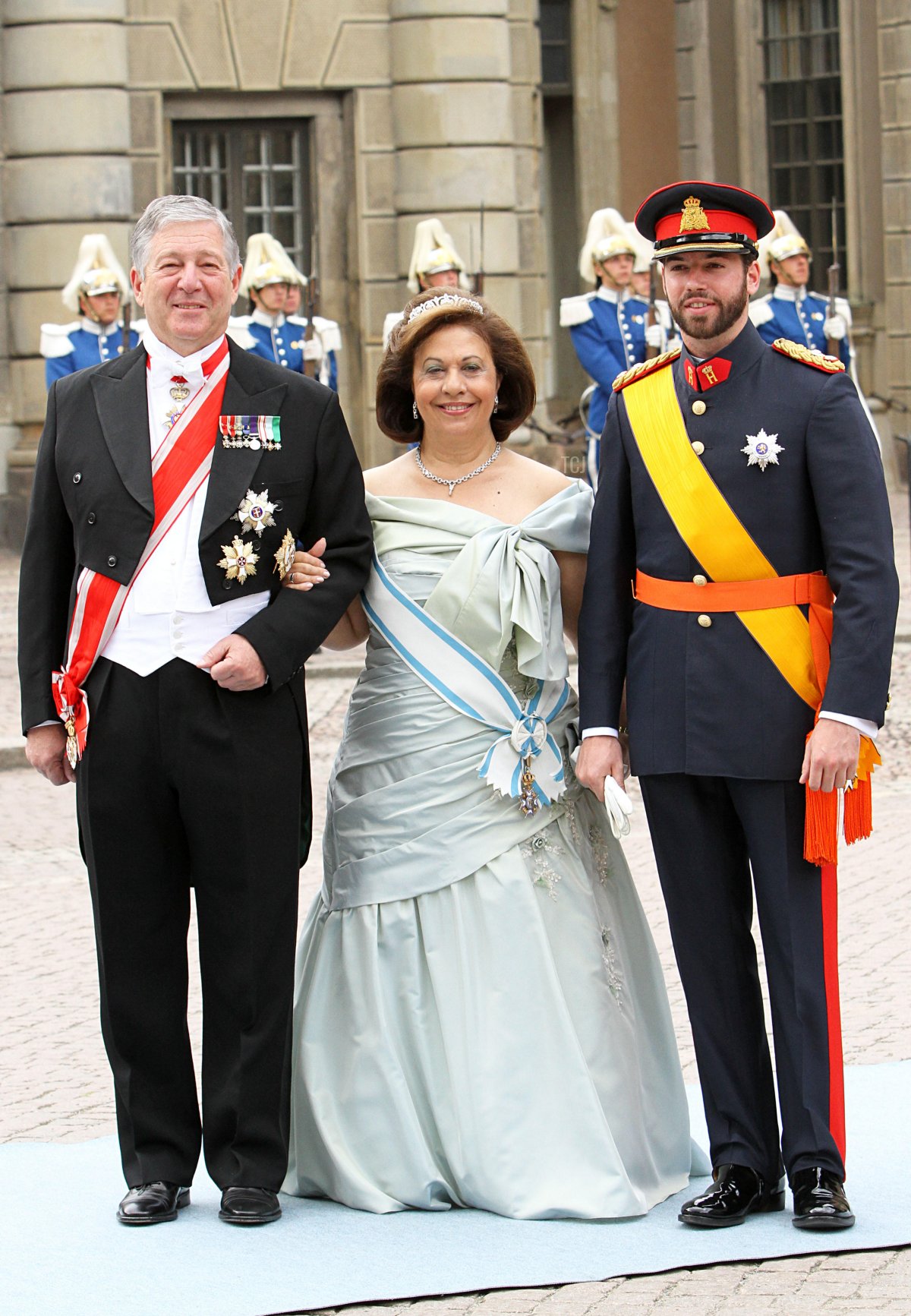 Il principe ereditario Alessandro di Serbia, sua moglie principessa ereditiera Katia e Guillaume principe ereditario di Lussemburgo arrivano al matrimonio della principessa ereditiera Vittoria di Svezia e Daniel Westling a Stoccolma, Svezia, 19 giugno 2010