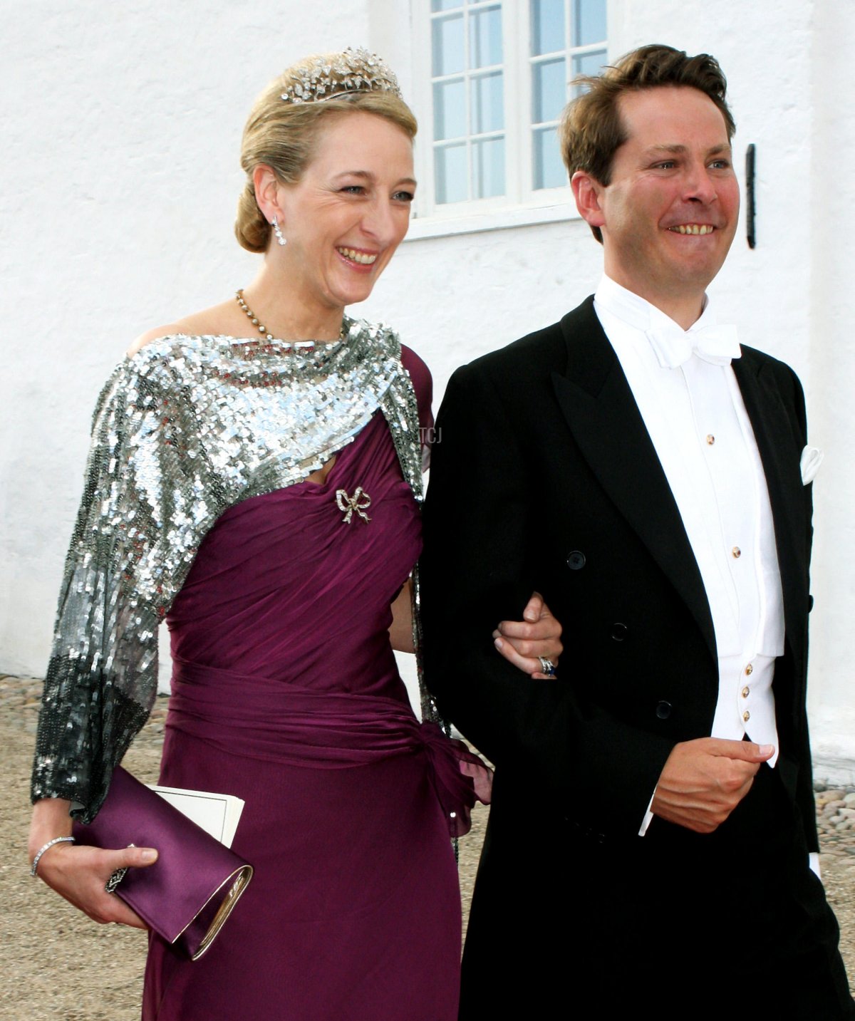 La Principessa Alexandra e il Conte Jeffersom-Friedrich von Pfeil partecipano al matrimonio tra il Principe Joachim di Danimarca e Marie Cavallier il 24 maggio 2008 nella chiesa di Mogeltonder, Danimarca