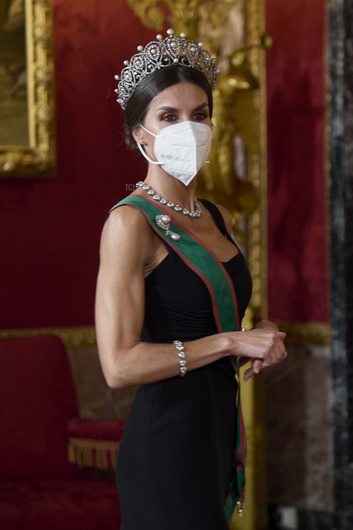 La regina Letizia di Spagna riceve il presidente italiano Sergio Mattarella per una cena di gala in onore del presidente italiano Sergio Mattarella al Palazzo Reale il 16 novembre 2021 a Madrid, Spagna