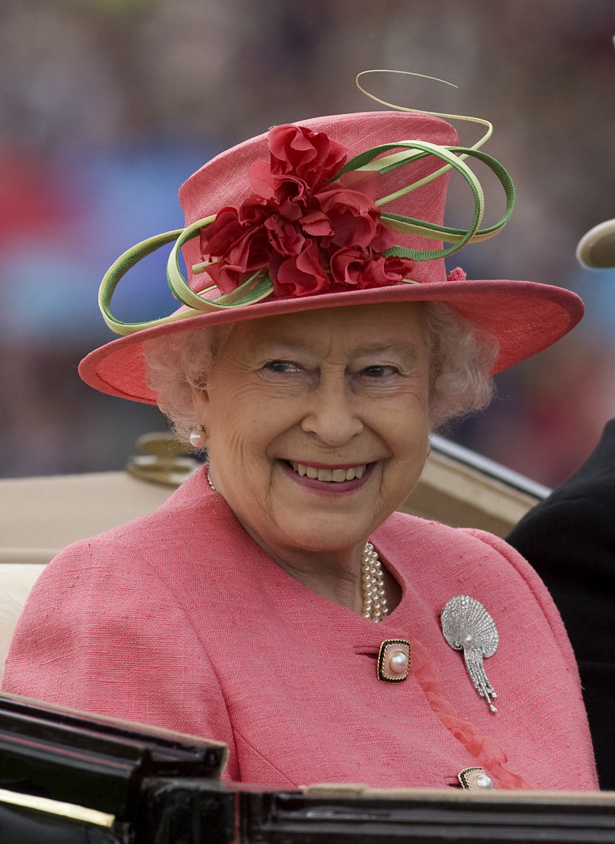 La Regina Elisabetta II arriva per il Ladies' Day a Royal Ascot il 16 giugno 2011 (Alan Crowhurst/Getty Images)