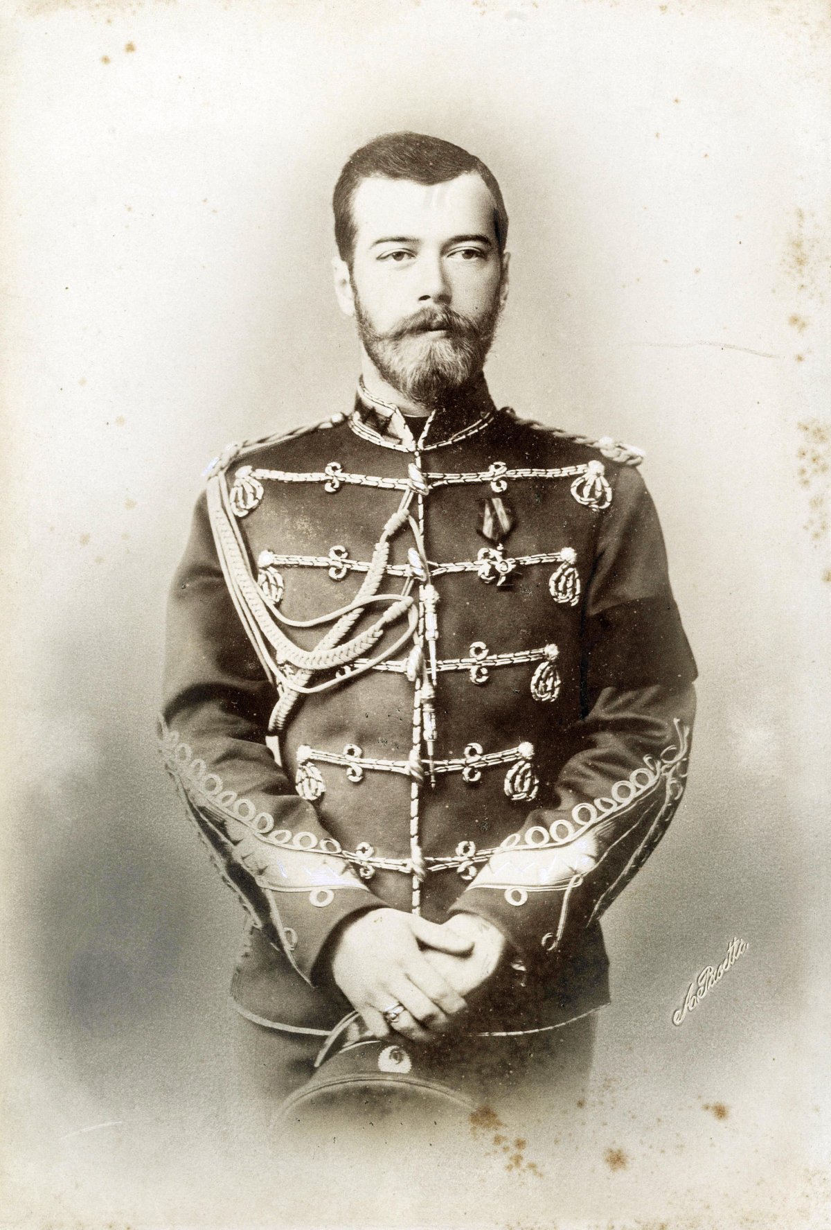 L'imperatore Nicola II il giorno del matrimonio in uniforme del reggimento Life Guards Hussar