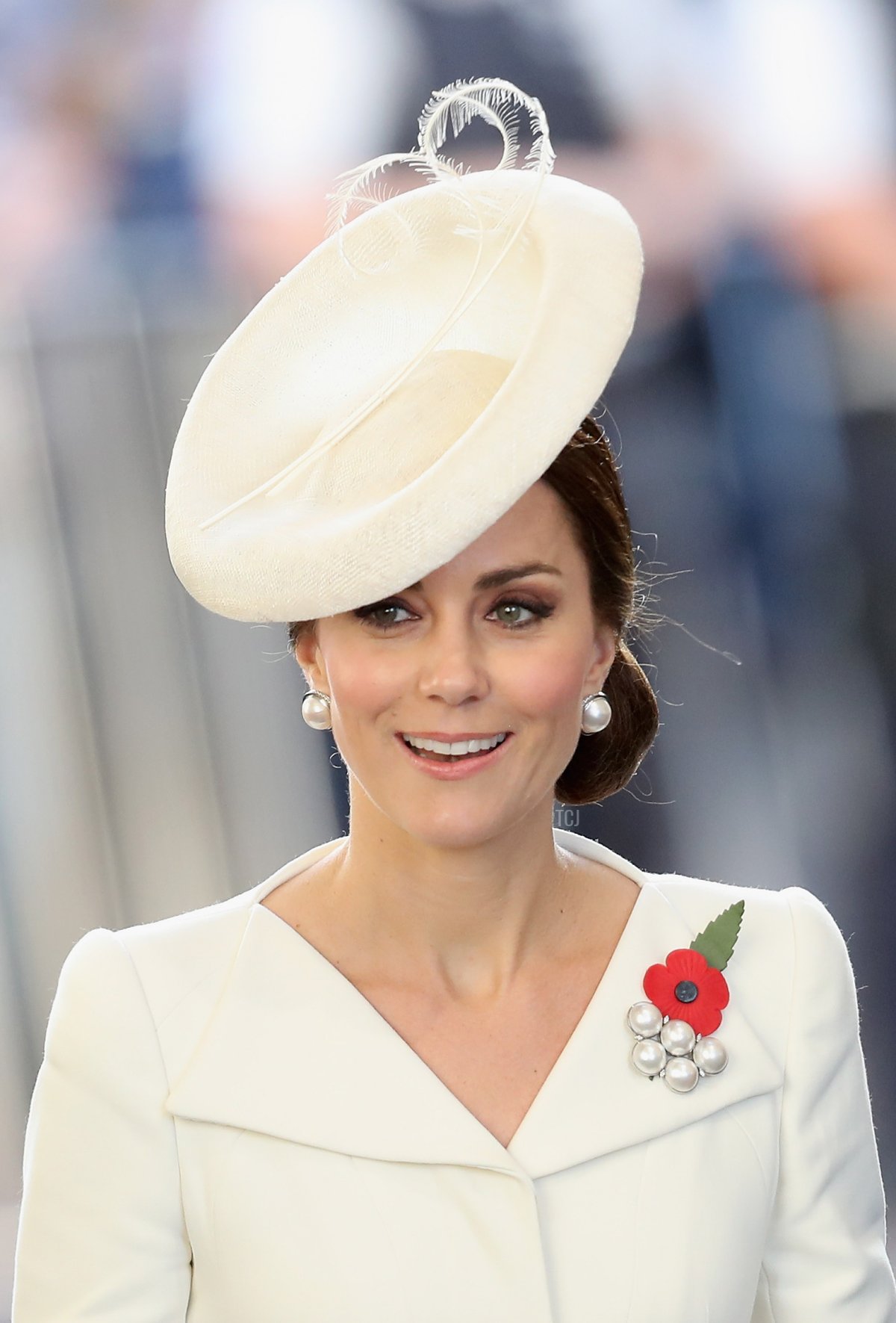 Il Principe William, Duca di Cambridge e Catherine, Duchessa di Cambridge partecipano alla cerimonia del Last Post, che si è svolta ogni notte dal 1928, presso il Commonwealth War Graves Commission Ypres (Menin Gate) Memorial il 30 luglio 2017 a Ypres, Belgio