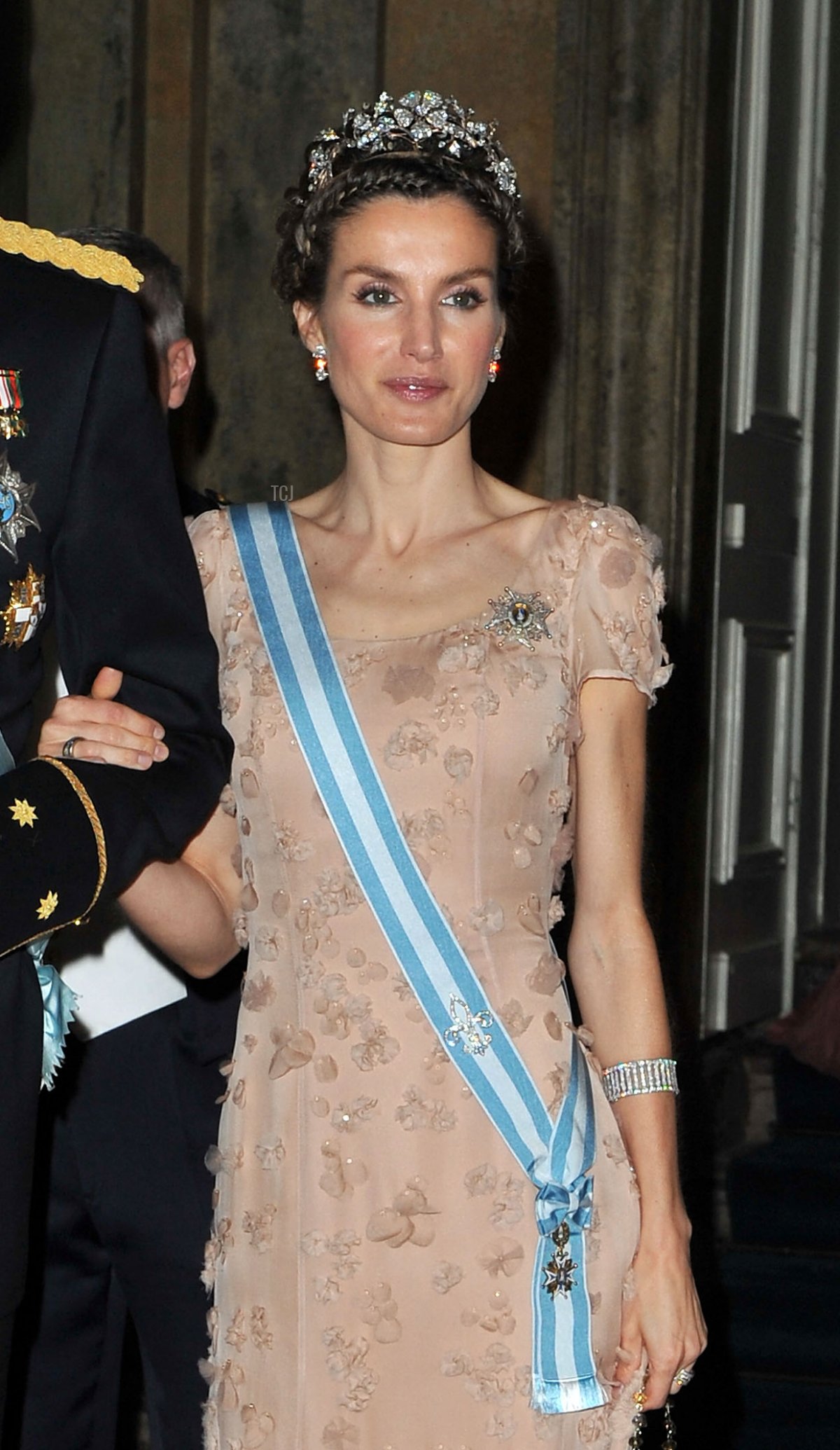 La Principessa Letizia di Spagna partecipa al Banchetto Nuziale per la Principessa Vittoria di Svezia e suo marito il principe Daniel al Palazzo Reale il 19 Giugno 2010 a Stoccolma, Svezia