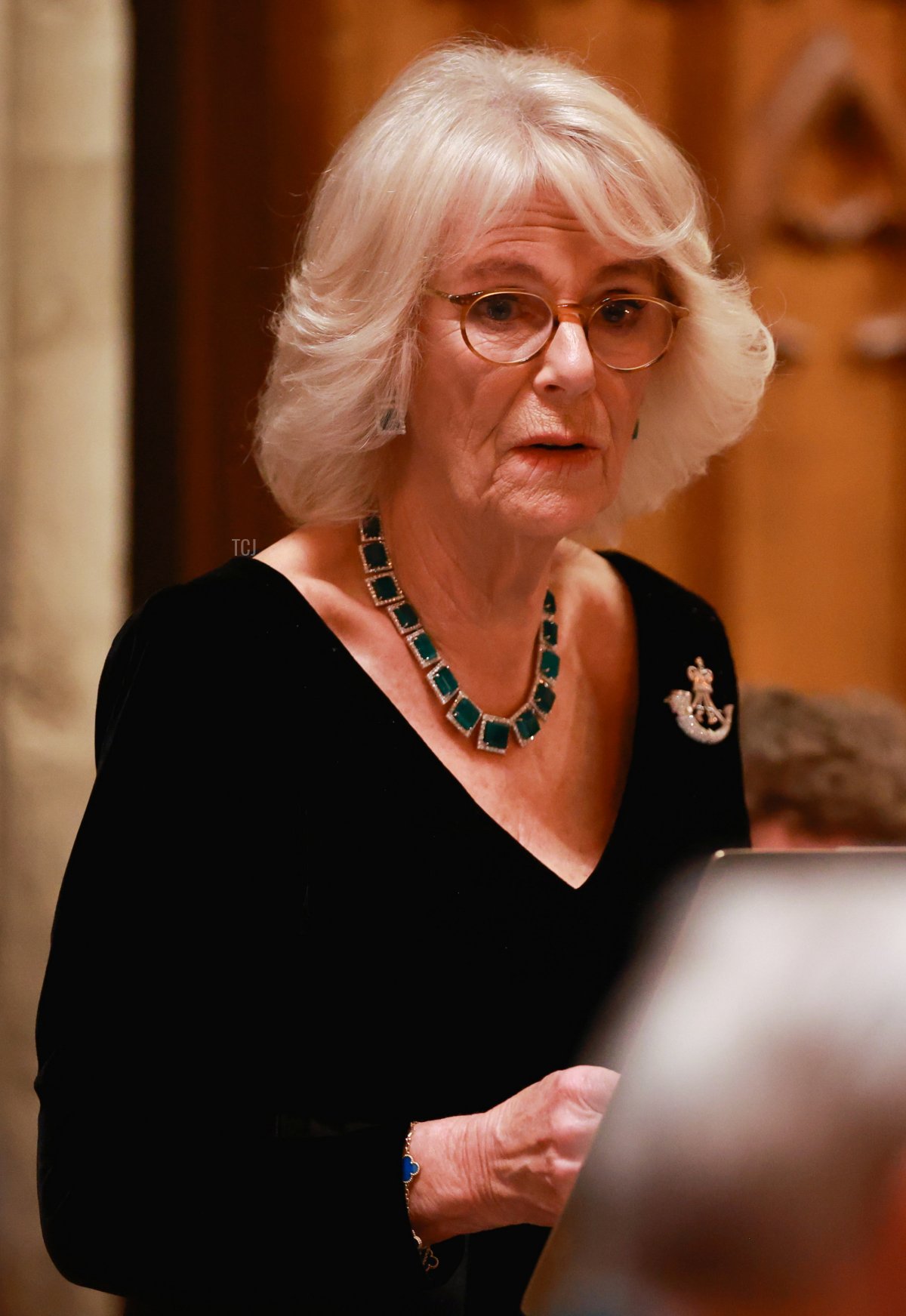 Camilla, Duchessa di Cornovaglia, pronuncia un discorso durante il biennale Rifles Awards Dinner al City of London Guildhall il 24 novembre 2021 a Londra, Inghilterra