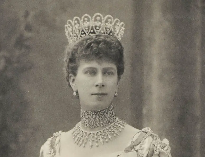 La regina Mary indossa la Tiara Boucheron Loop, 1905