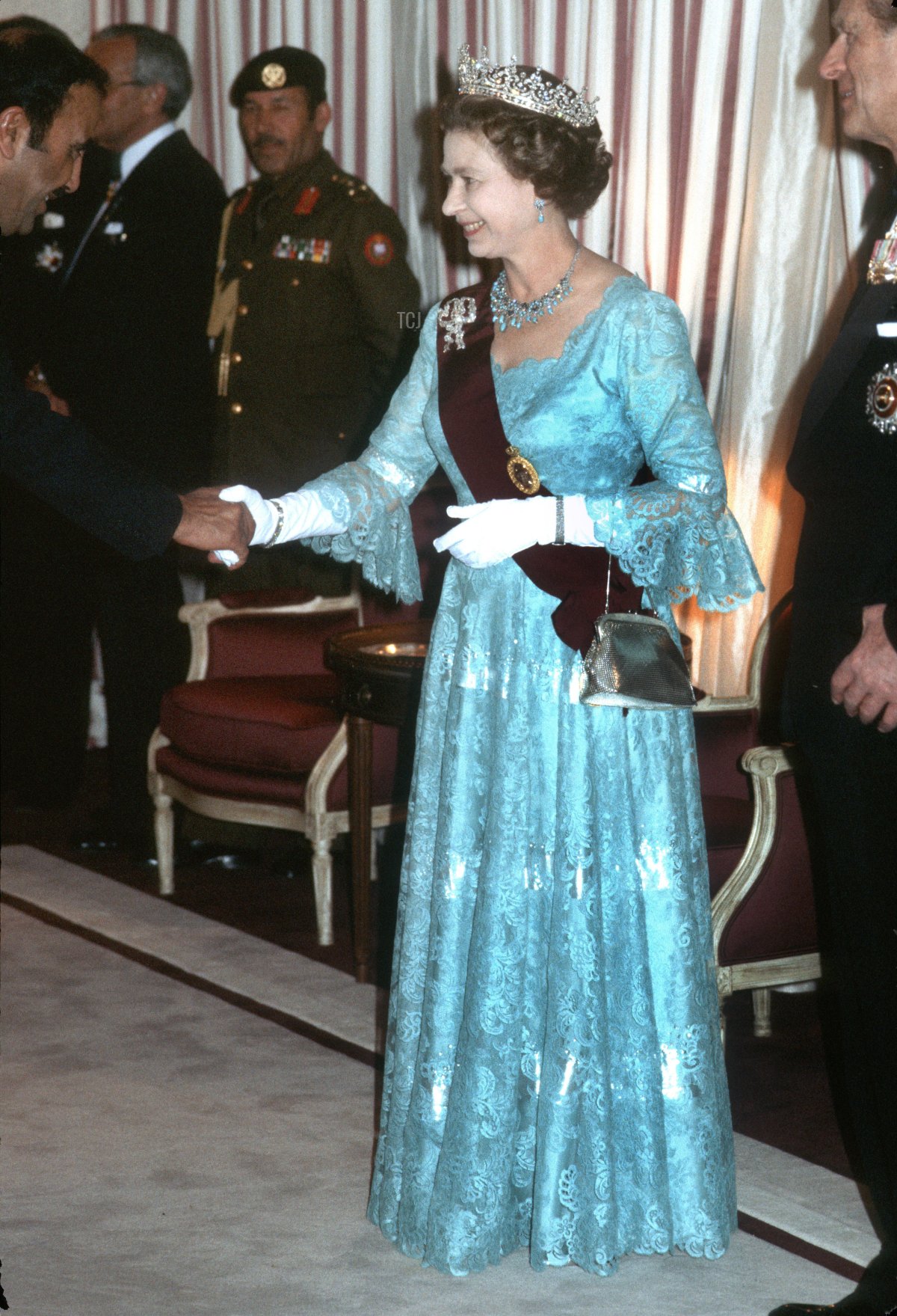 La regina Elisabetta II partecipa a un banchetto ad Amman durante il suo viaggio reale in Giordania, Marzo 1984