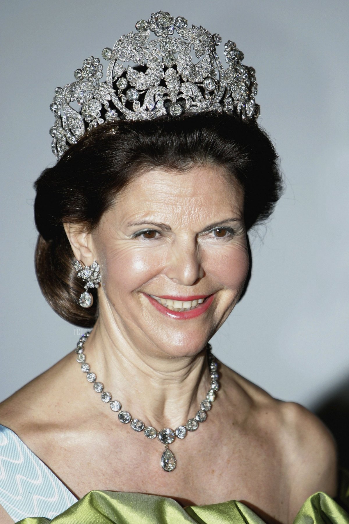 La regina Silvia arriva per la cena di gala al Palazzo Reale per celebrare il 60° compleanno del re Carlo XVI Gustavo di Svezia il 30 aprile 2006 a Stoccolma, Svezia