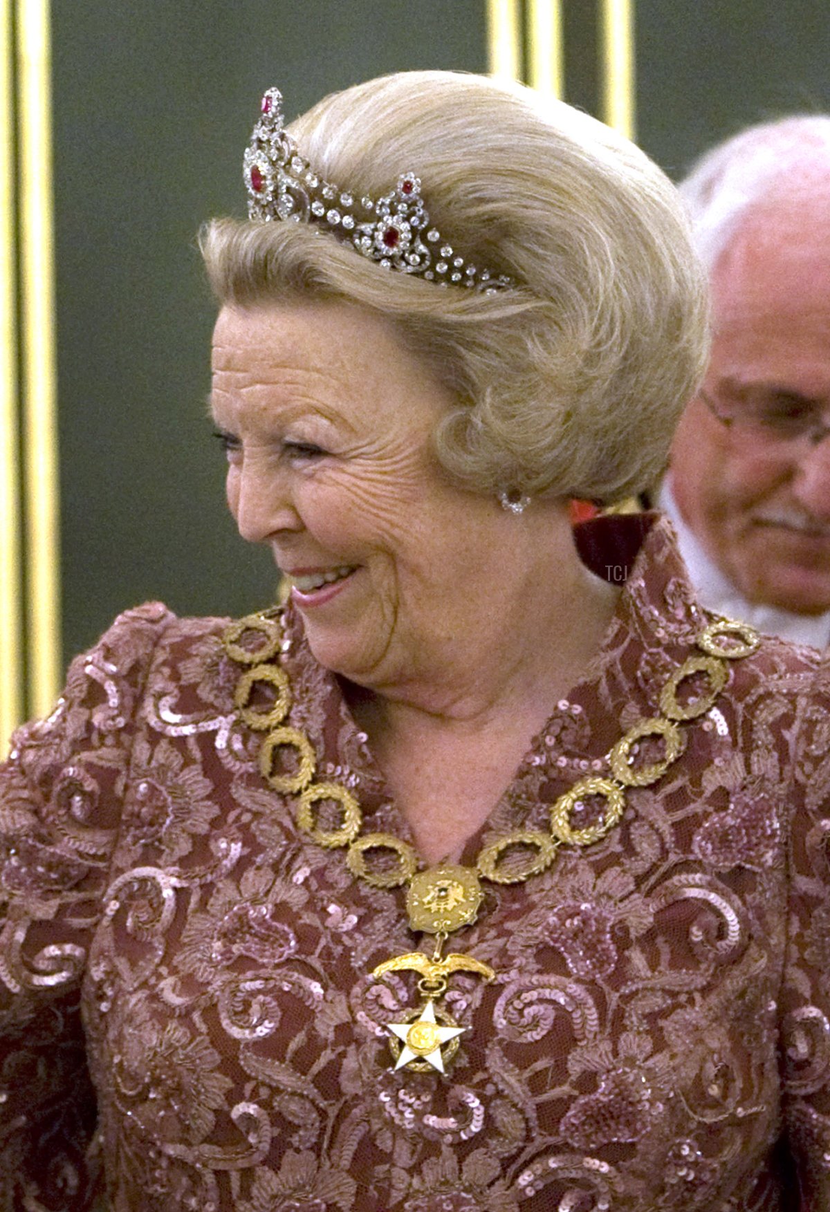 La Presidente del Cile, Michelle Bachelet (sinistra) e la Regina olandese Beatrix brindano durante il banchetto di stato al Palazzo Reale Noordeinde a L'Aia, il 25 maggio 2009