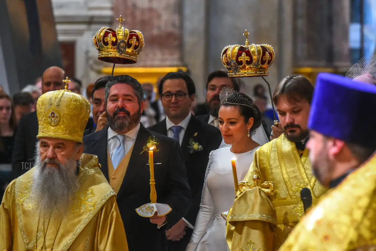 Granduca Giorgio Mikhailovich Romanov e Victoria Romanovna Bettarini reagiscono durante la cerimonia nuziale presso la Cattedrale di San Isacco a San Pietroburgo, il 1 ottobre 2021