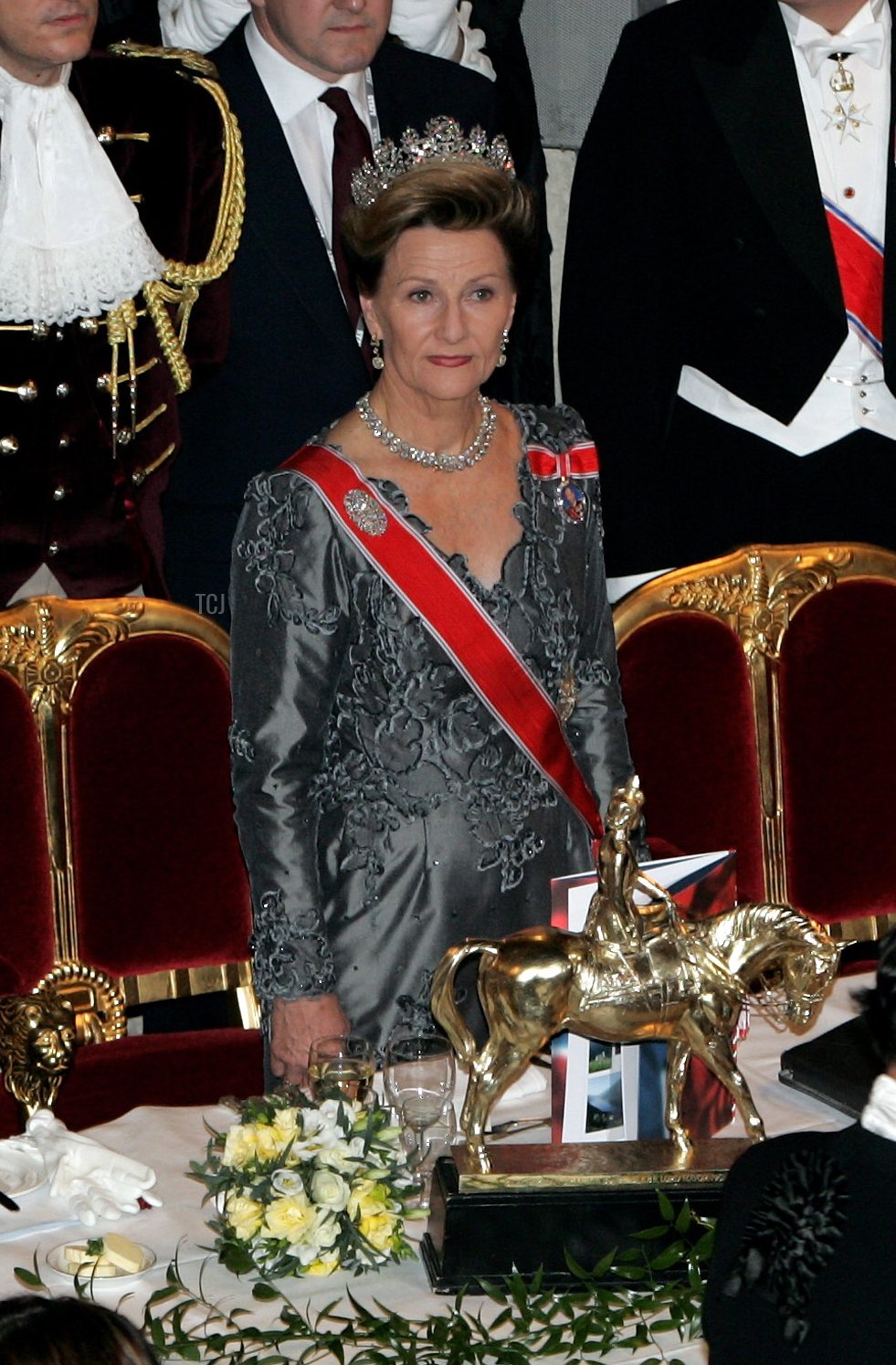 HM Queen Sonja partecipa a un banchetto in onore del Re e della Regina di Norvegia durante la loro visita di 3 giorni nel Regno Unito per celebrare 100 anni di indipendenza della Norvegia dalla Svezia, il 25 ottobre 2005 a Londra, Inghilterra