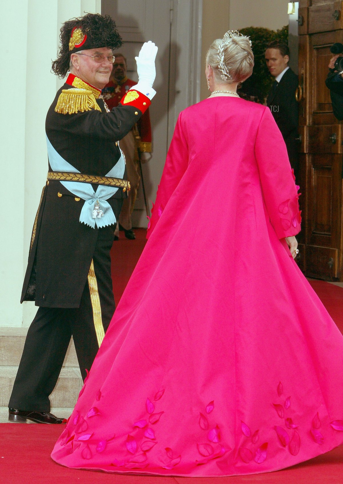 La Regina Margrethe II e il principe Henrik partecipano al matrimonio tra il loro figlio, il Principe Ereditario Frederik, e la signorina Mary Elizabeth Donaldson nella Cattedrale di Copenaghen il 14 maggio 2004