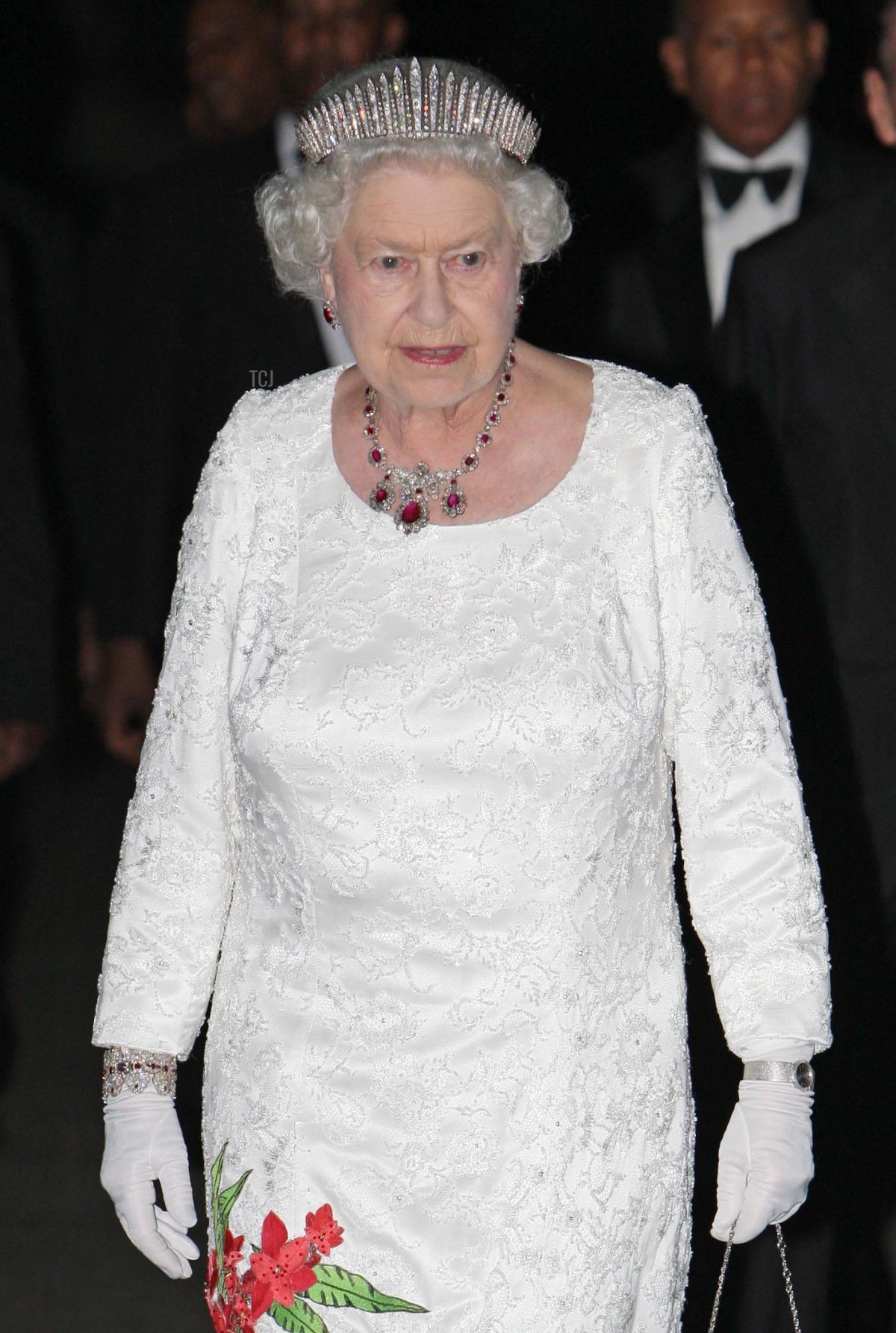 Queen Elizabeth II and the Duke of Edinburgh walking before attending a State Dinner, 26 Nov 2009