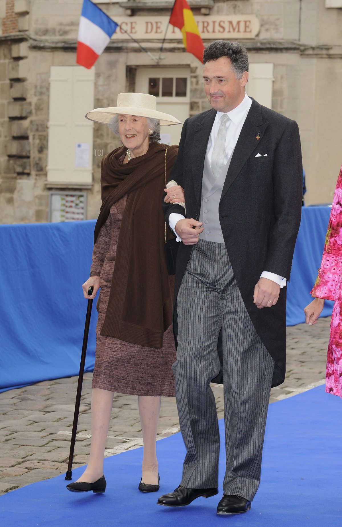 Arciduchessa d'Austria Este e son Arciduca Martin d'Austria arrivano alla cattedrale di Senlis per partecipare al matrimonio di Jean de France con Philomena de Tornos il 2 maggio 2009 a Senlis, Francia