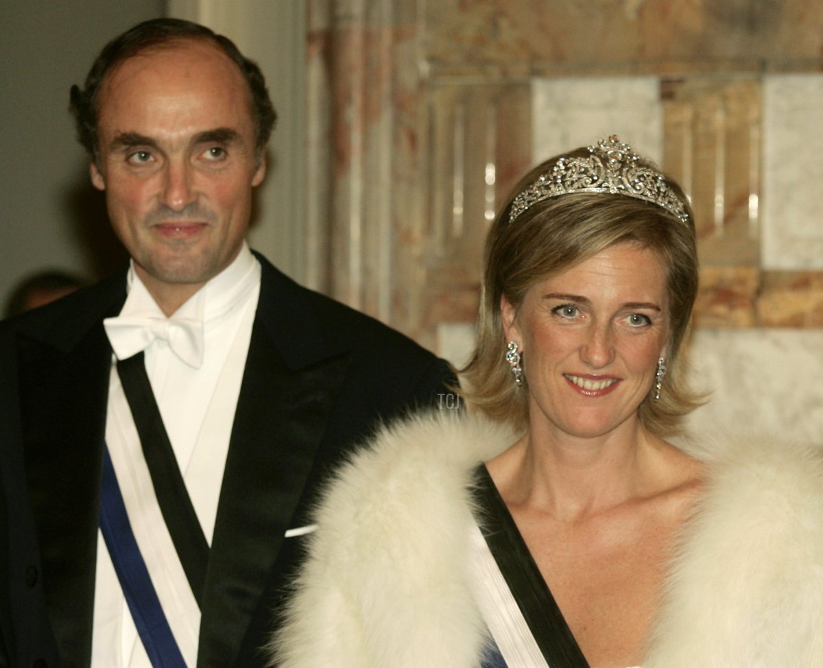 Principe Lorenz e principessa Astrid posano prima della cena di gala al castello di Laeken il 18 ottobre 2005 a Bruxelles, Belgio