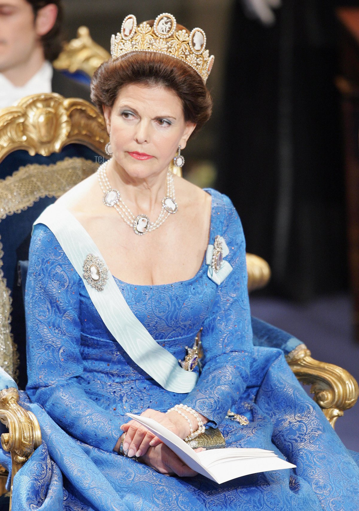 La Regina di Svezia Silvia durante la cerimonia di assegnazione del Premio Nobel presso il Concert Hall di Stoccolma, 10 dicembre 2005