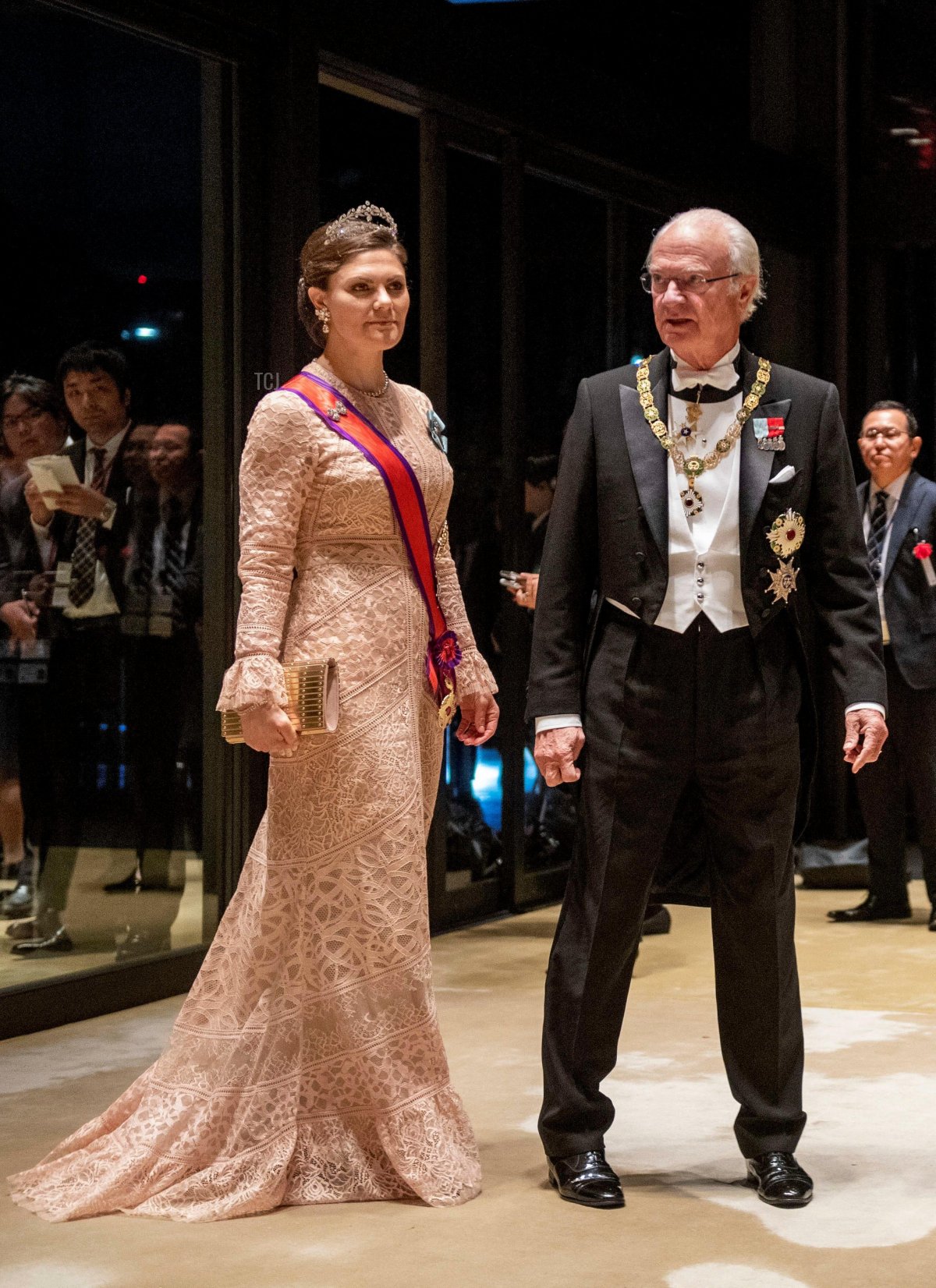 Re Carl Gustaf e la Principessa Ereditaria Victoria di Svezia arrivano al Palazzo Imperiale di Tokyo, il 22 ottobre 2019, per partecipare al banchetto di Stato in occasione dell'Inaugurazione dell'Imperatore Naruhito