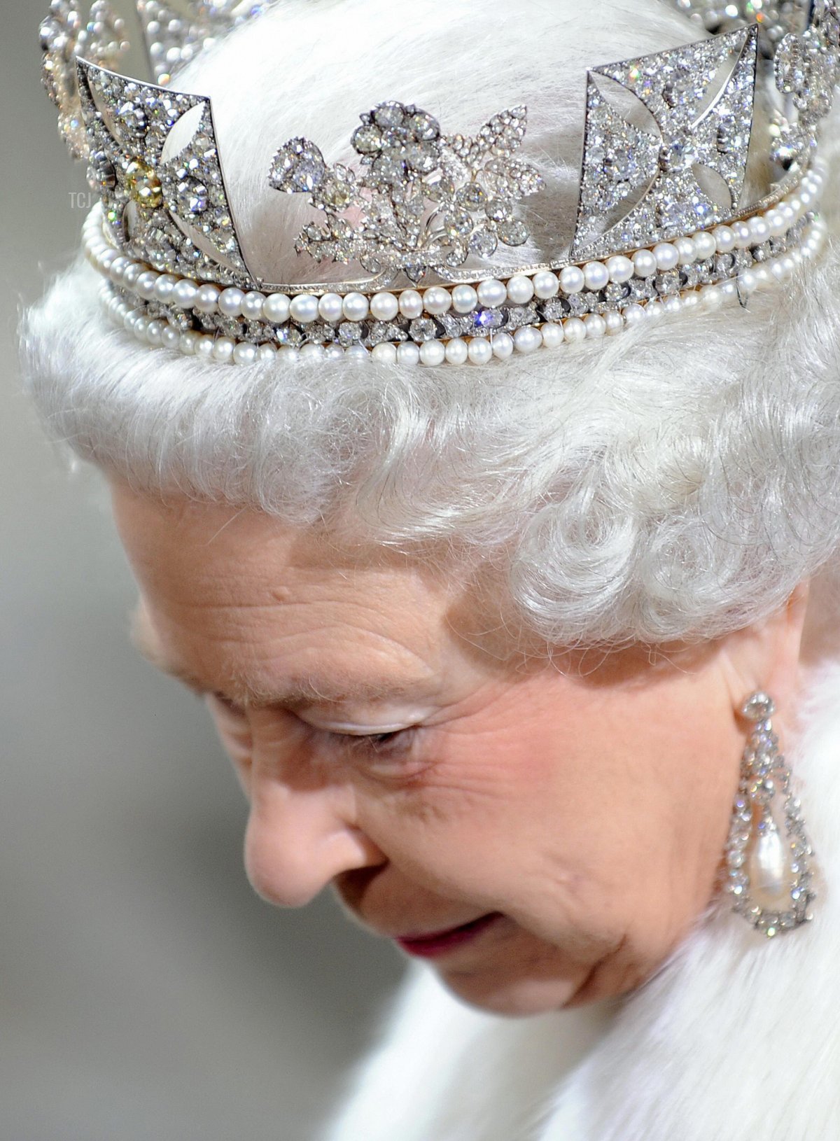 La regina Elisabetta lascia il Palazzo di Westminster durante l'apertura di Stato del Parlamento a Londra, il 3 dicembre 2008