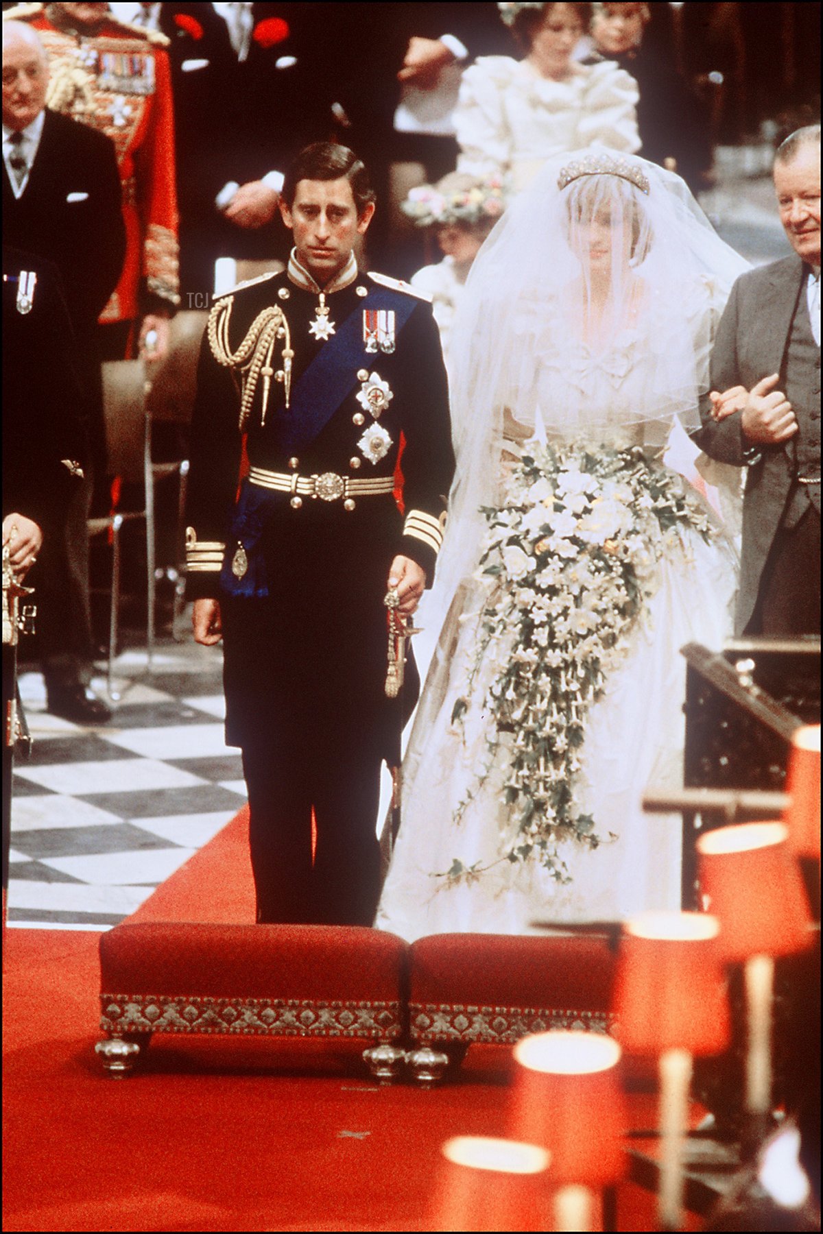 Una foto di Lady Diana, Principessa di Galles con il Principe Carlo di Galles al loro matrimonio alla Cattedrale di St Paul a Londra in questa foto datata 29 luglio 1981