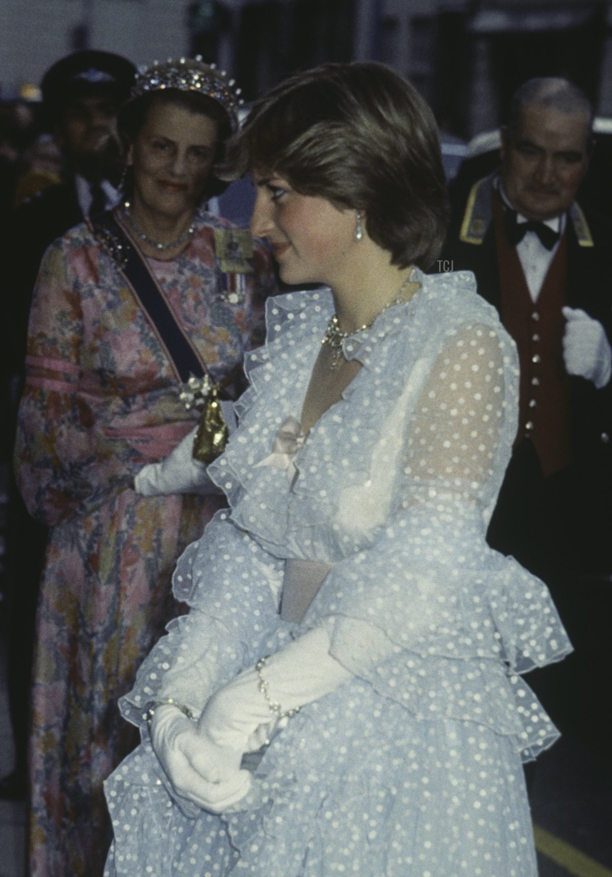 Lady Diana Spencer durante un banchetto all'hotel Claridge per il Re Khalid dell'Arabia Saudita, 11 Giugno 1981