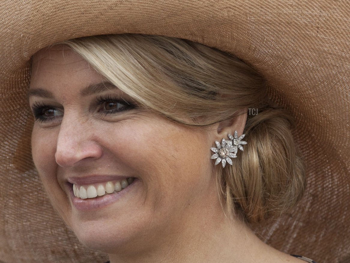 La Regina Maxima dei Paesi Bassi sorride durante una visita di una giornata alle province di Gelderland e Utrecht, a Wageningen il 30 maggio 2013, Paesi Bassi